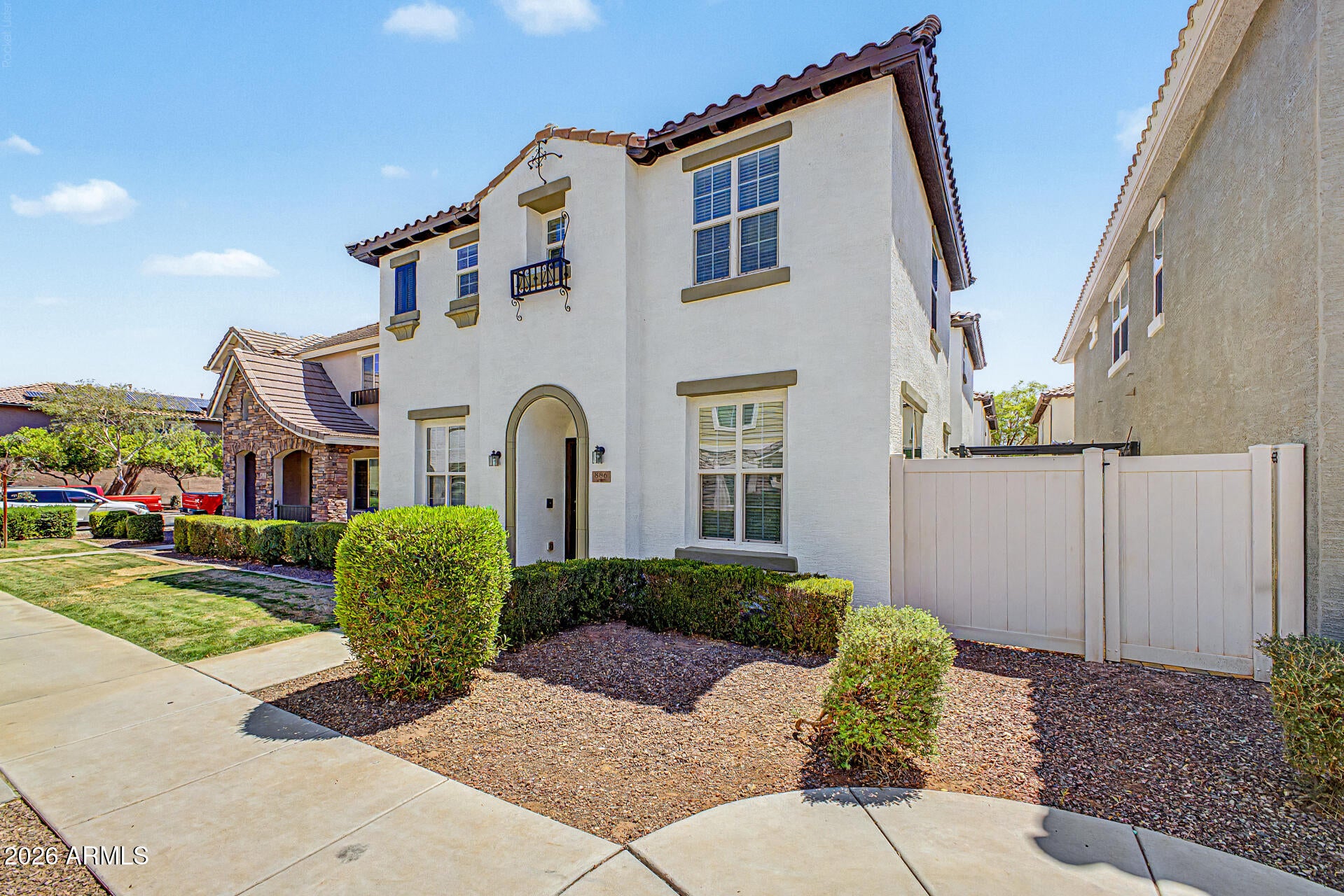 886 S Huish Drive