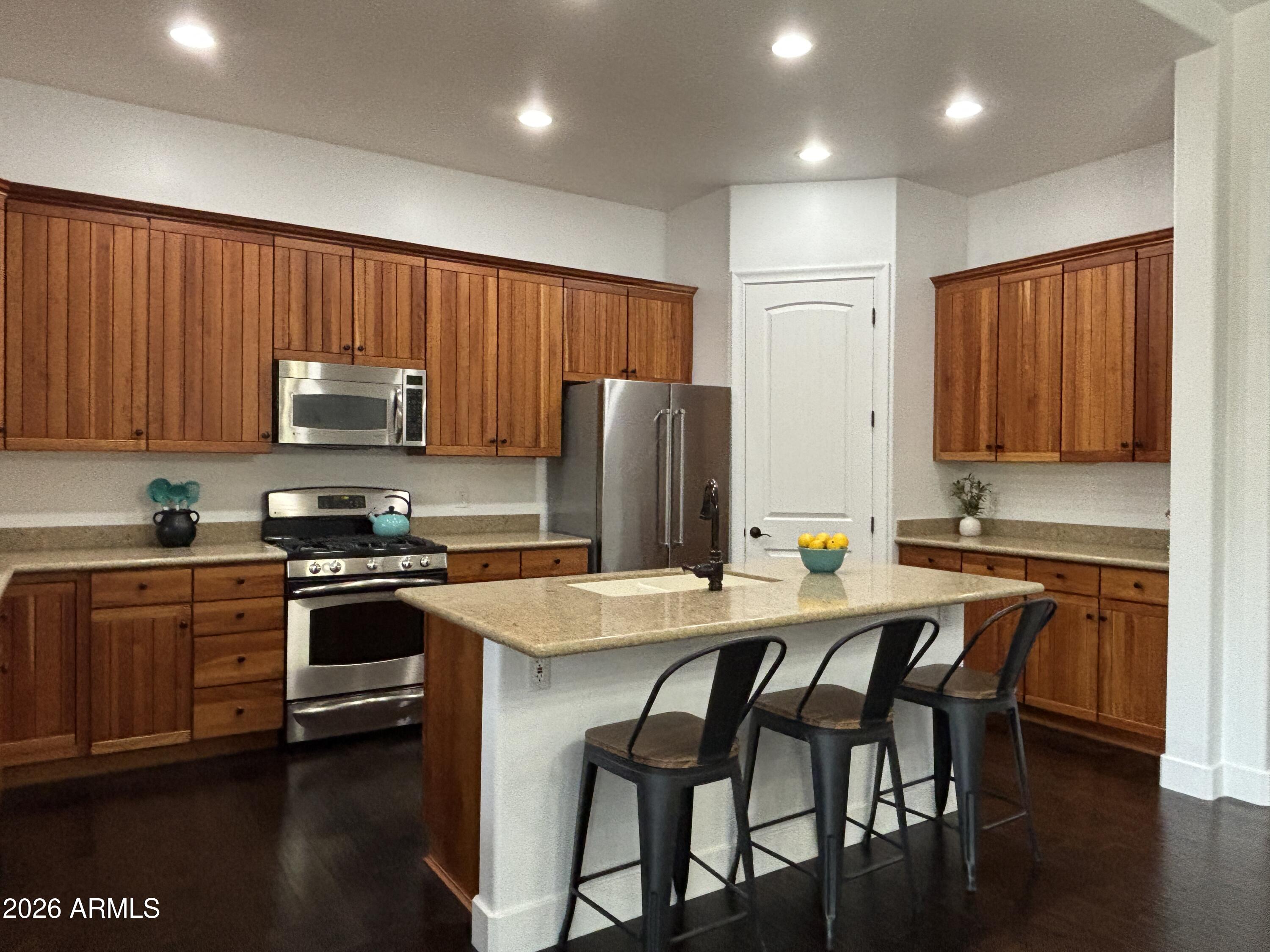 1704 E SNAP DRAGON Court