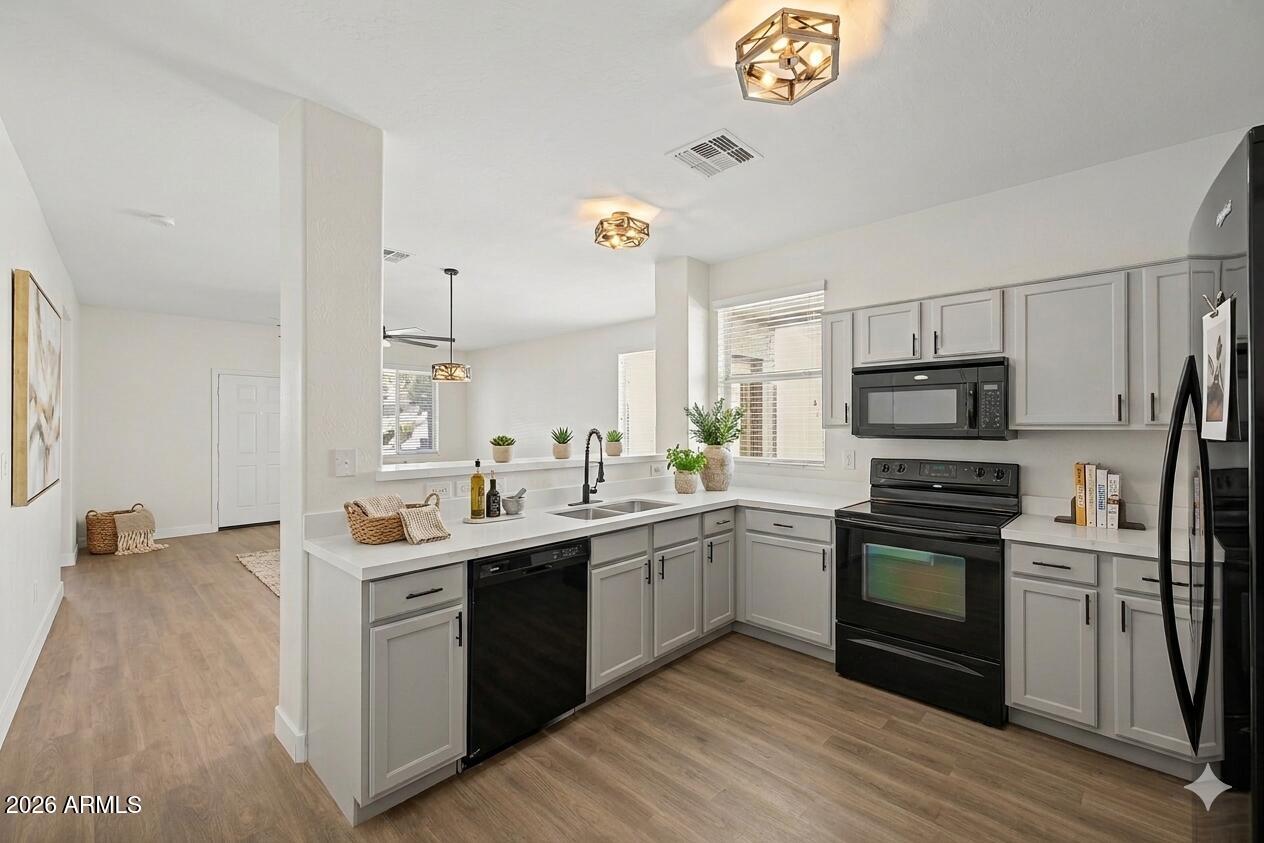 5155 W ILLINI Street