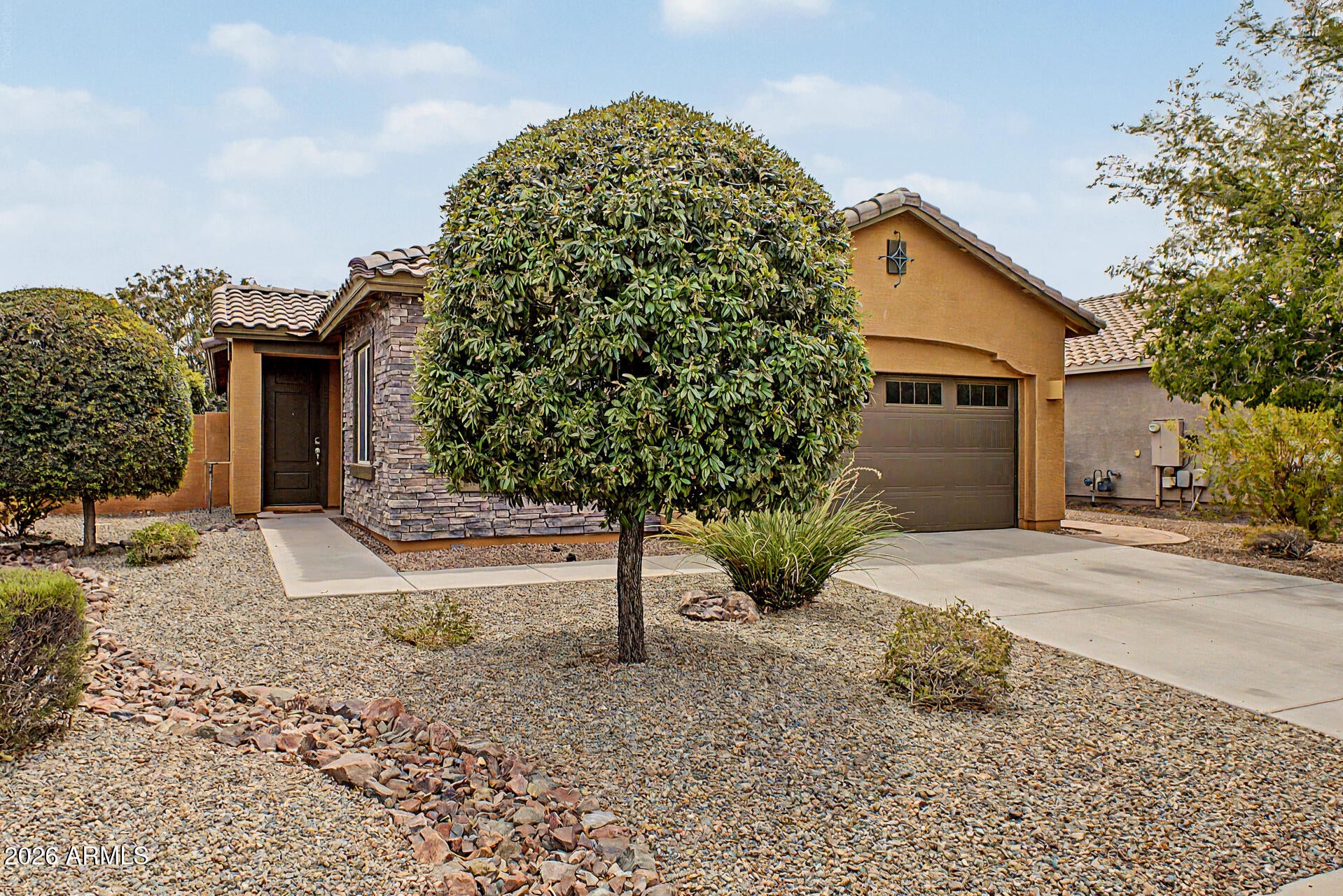 859 E ABERDEEN Drive