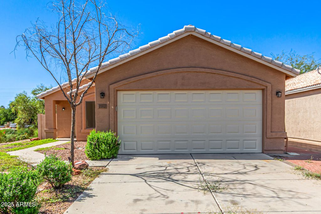 Photo of 7342 N 70th Avenue, Glendale, AZ 85303 (MLS # 6934380)
