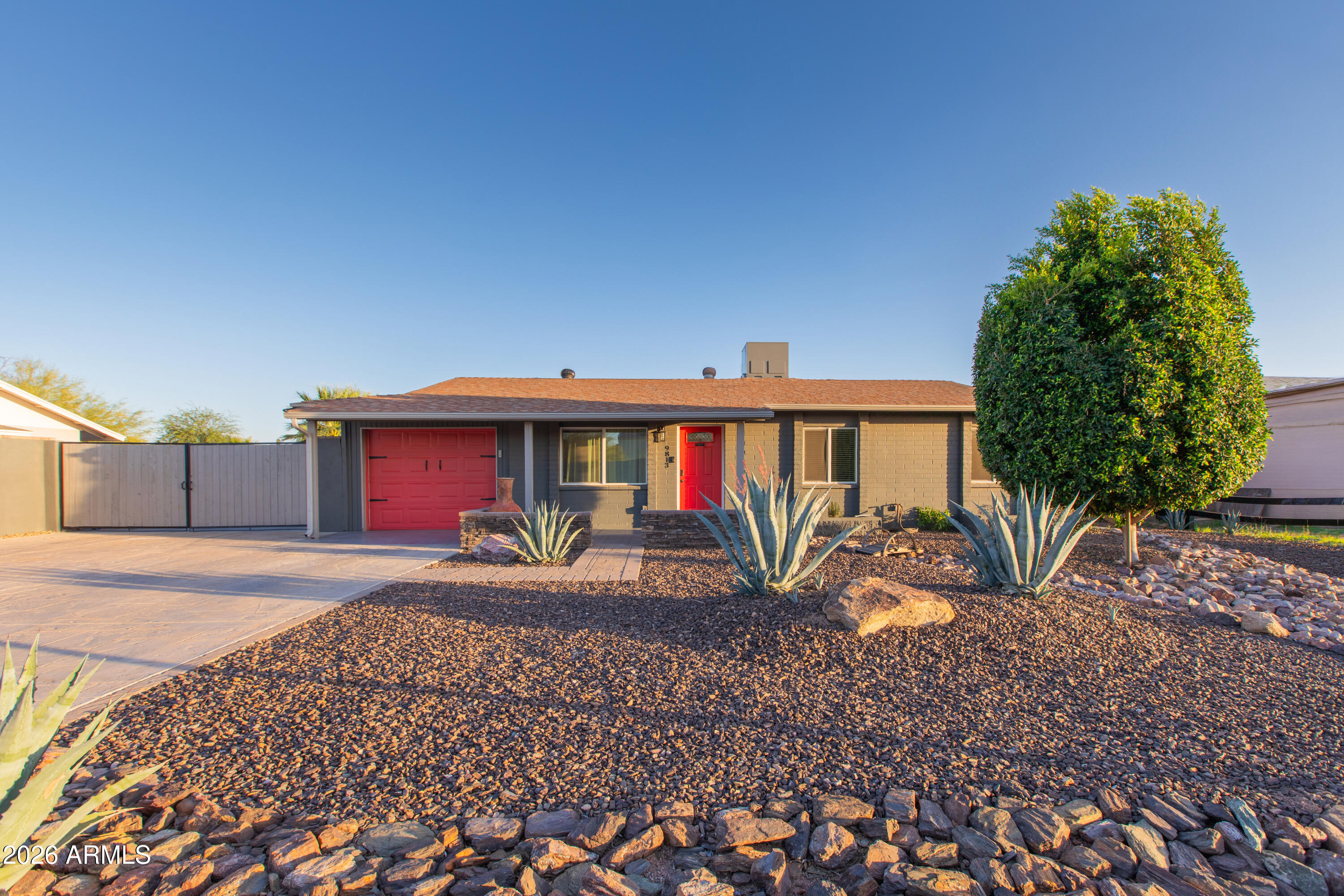 9813 E ADOBE Road