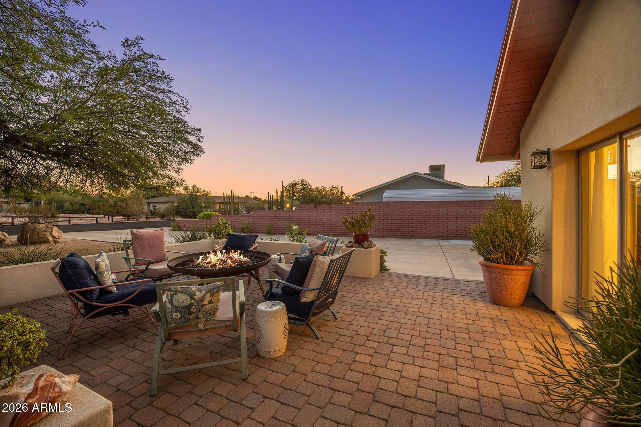 5914 E WILSHIRE Drive