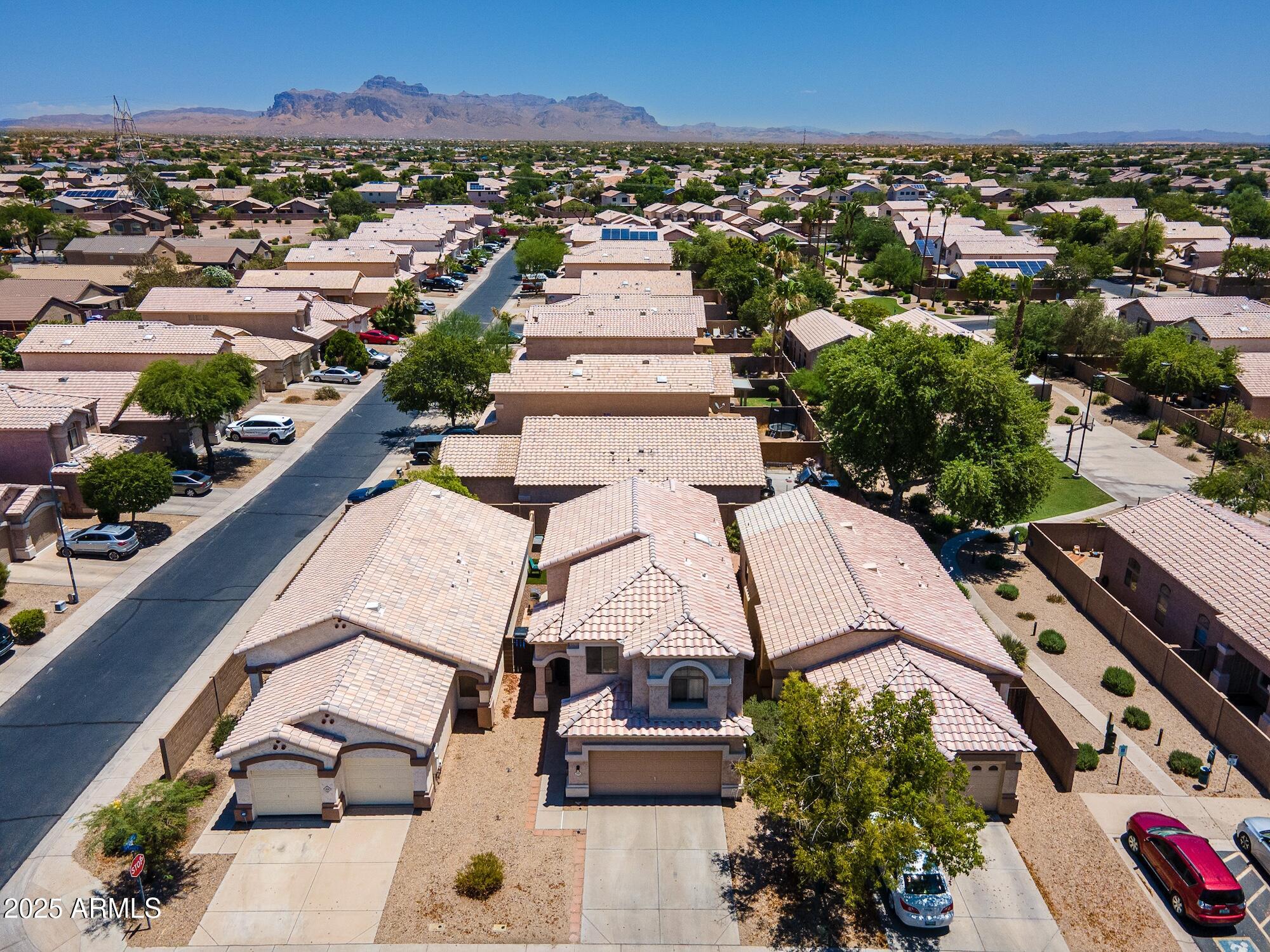 Homes 2 519 S ABBEY --