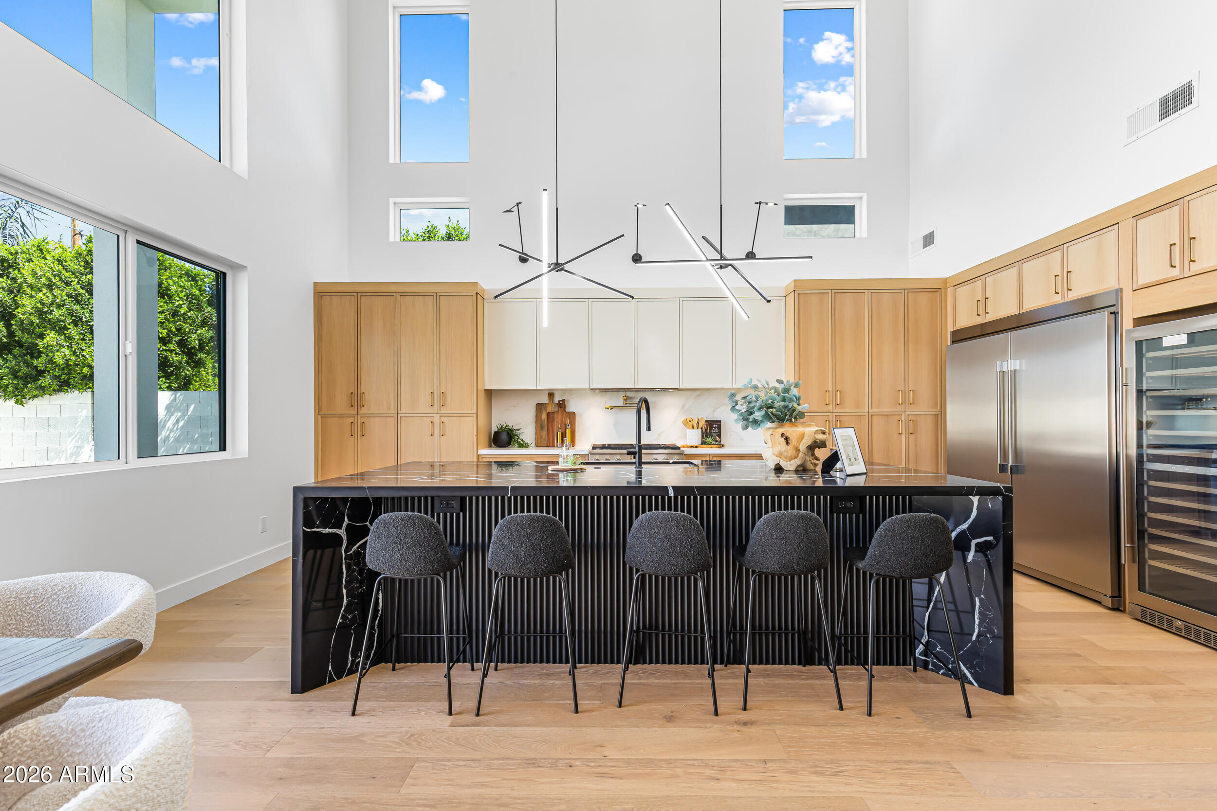 4852 E PICCADILLY Road