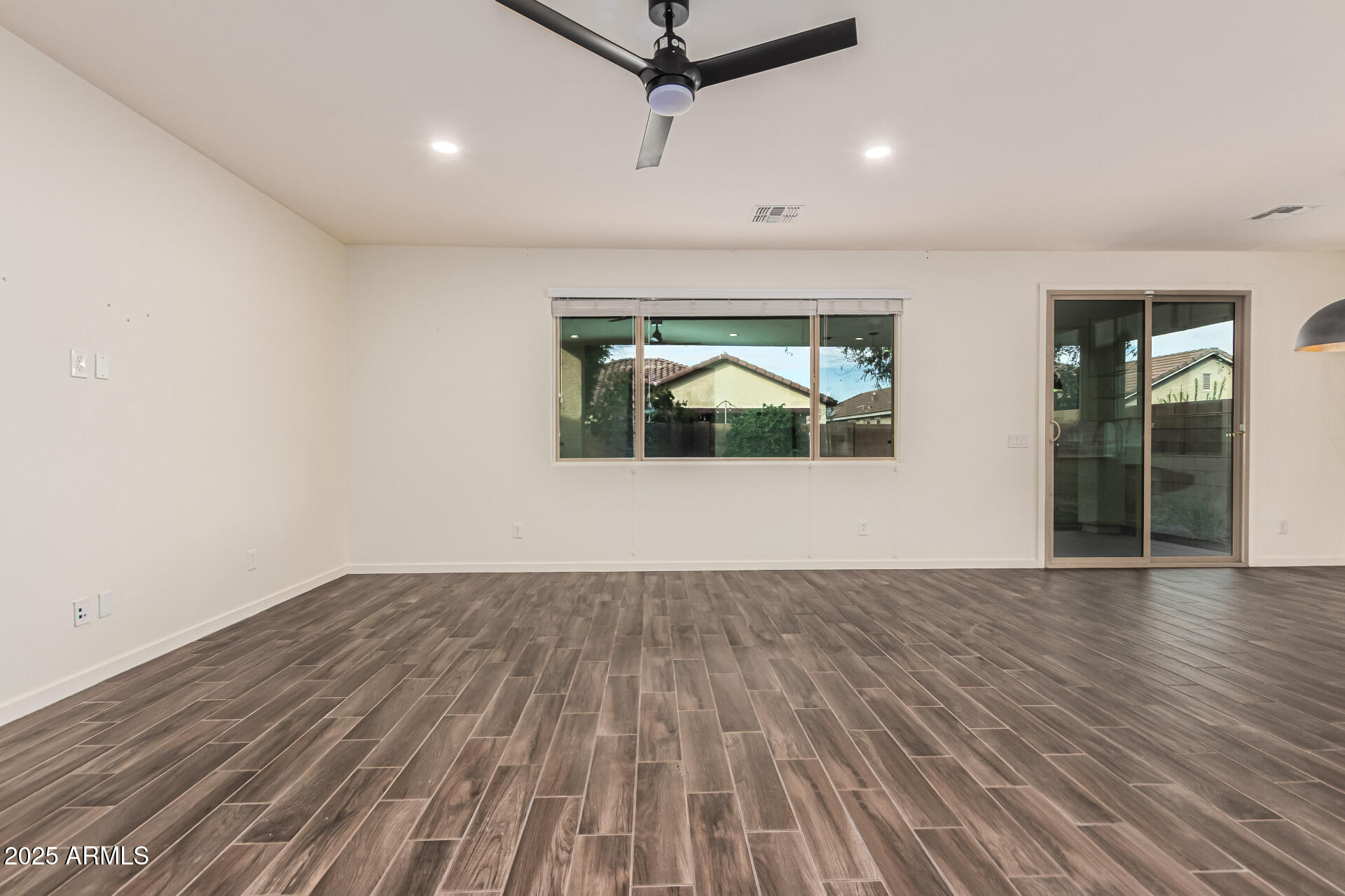 2830 E PRESIDIO Street