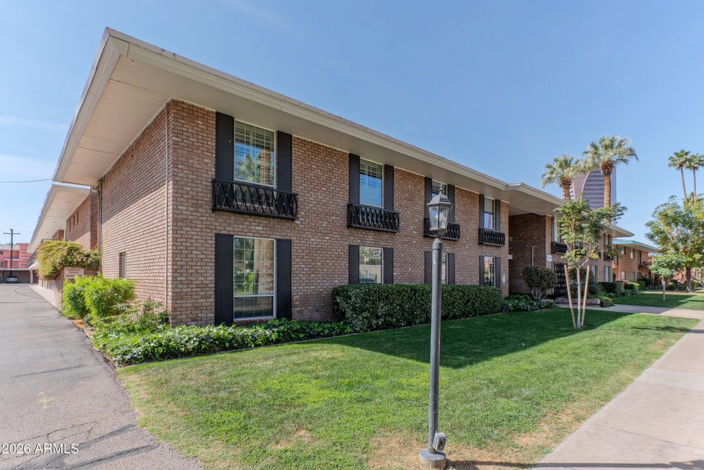 Photo of 133 E Palm Lane #A, Phoenix, AZ 85004 (MLS # 7000228)