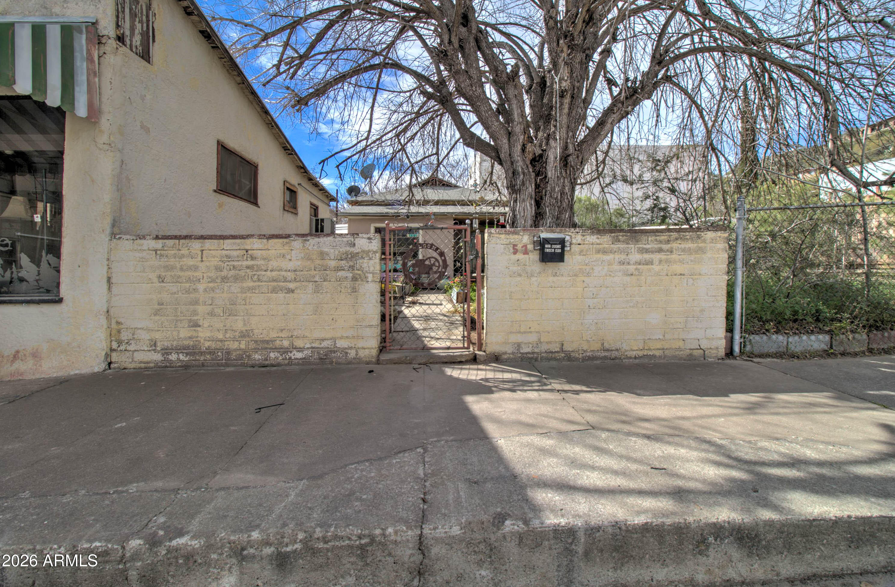 180 & 182 N MIAMI Avenue