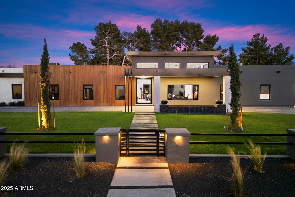 Photo of 10829 N Miller Road, Scottsdale, AZ 85260 (MLS # 6982604)