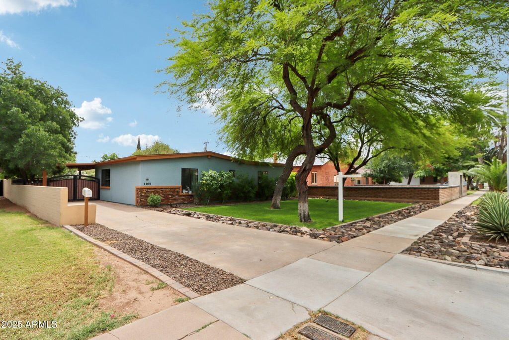 Photo of 1109 S Ash Avenue, Tempe, AZ 85281 (MLS # 6844004)