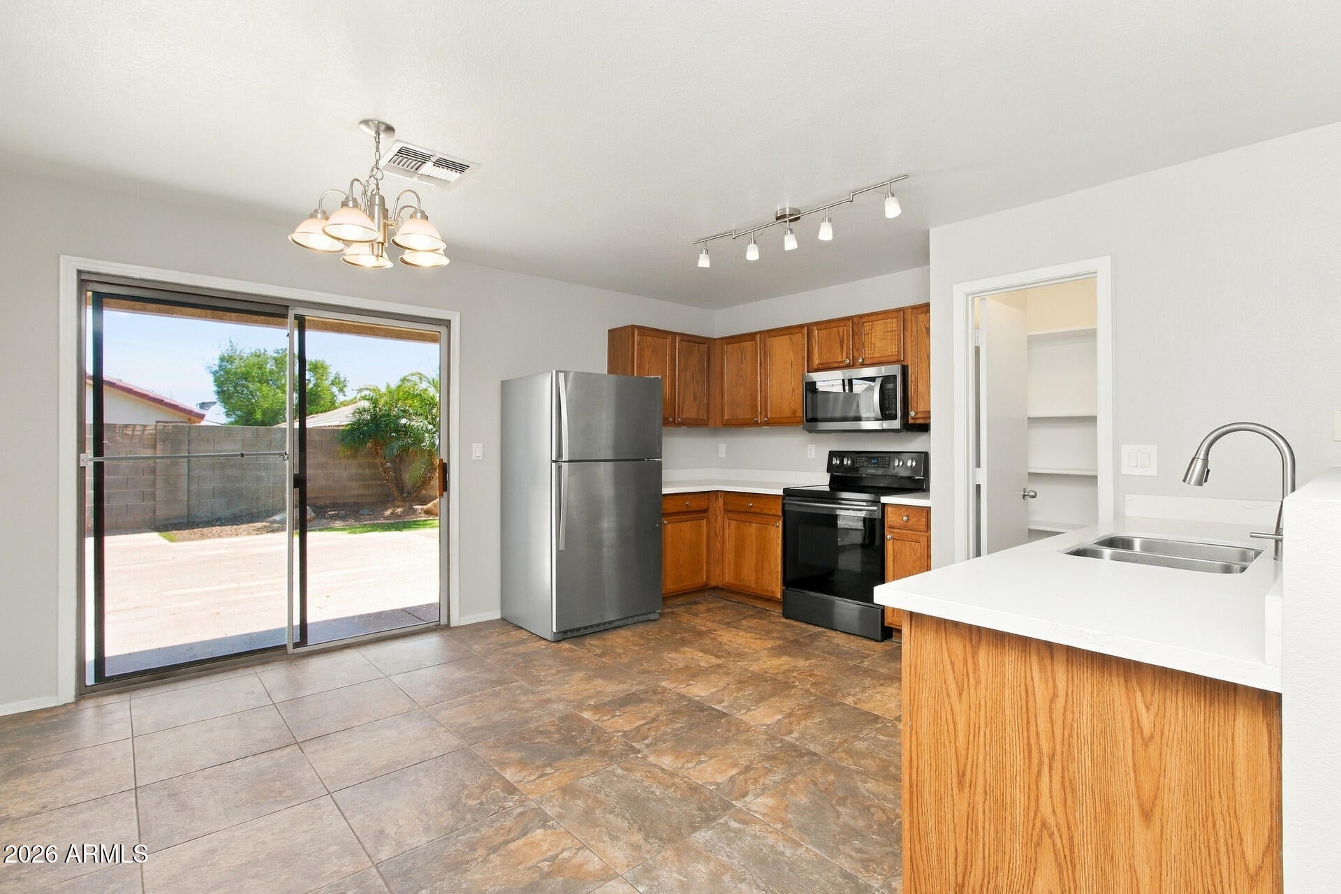 11231 E QUARRY Avenue