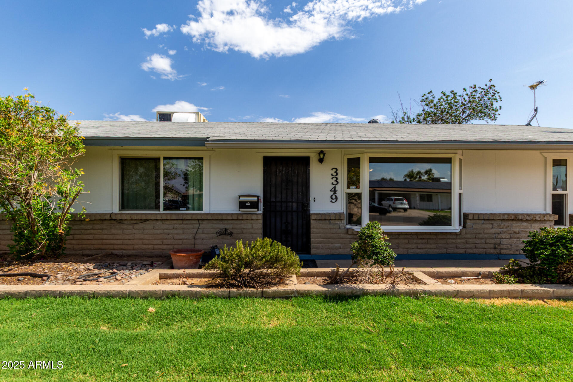 3349 W SURREY Avenue