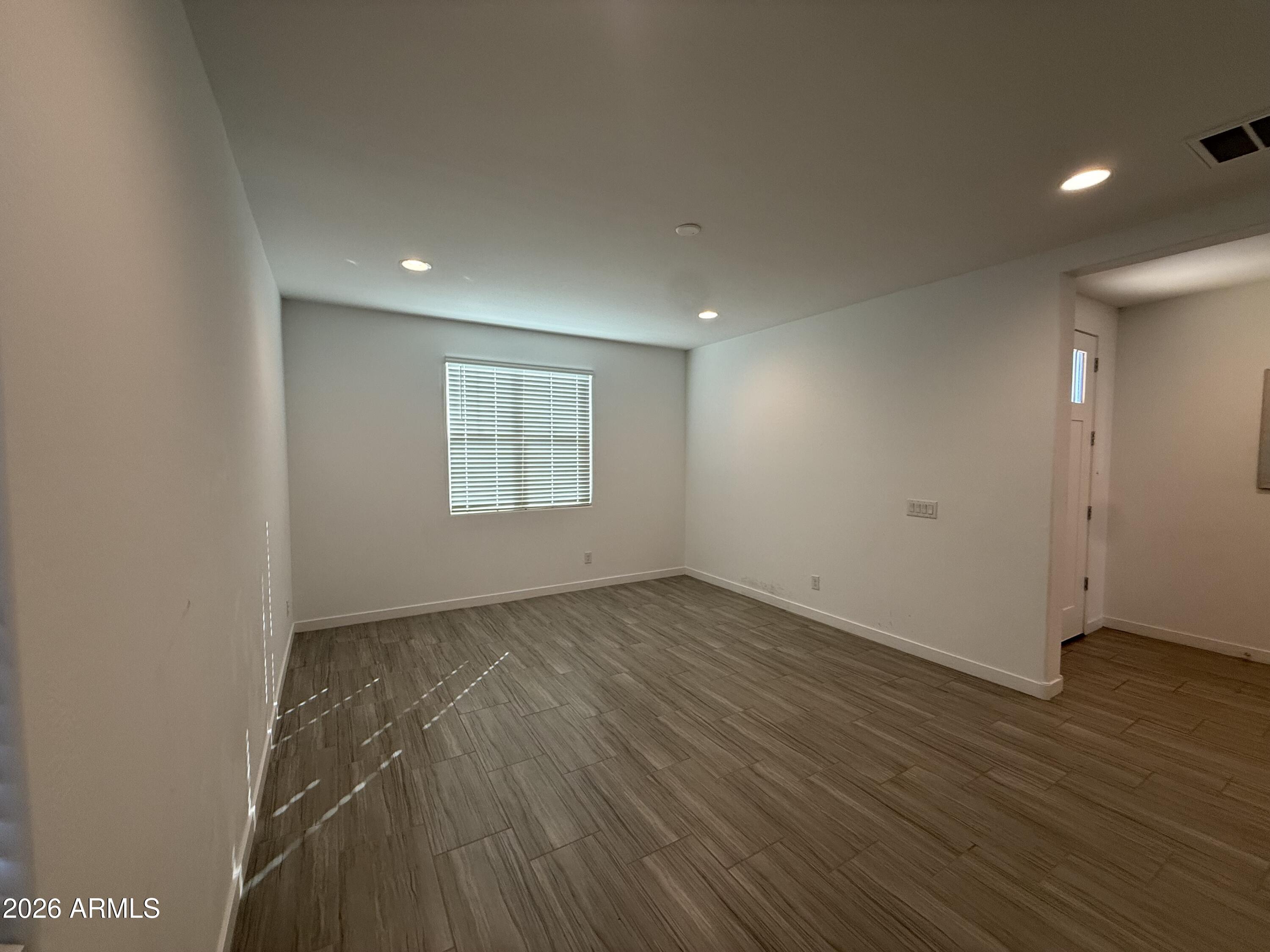 1538 W Carmen Street