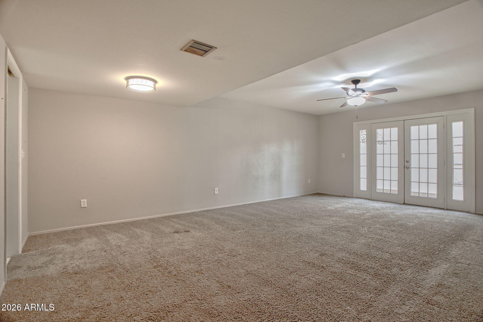 1907 W BELMONT Avenue