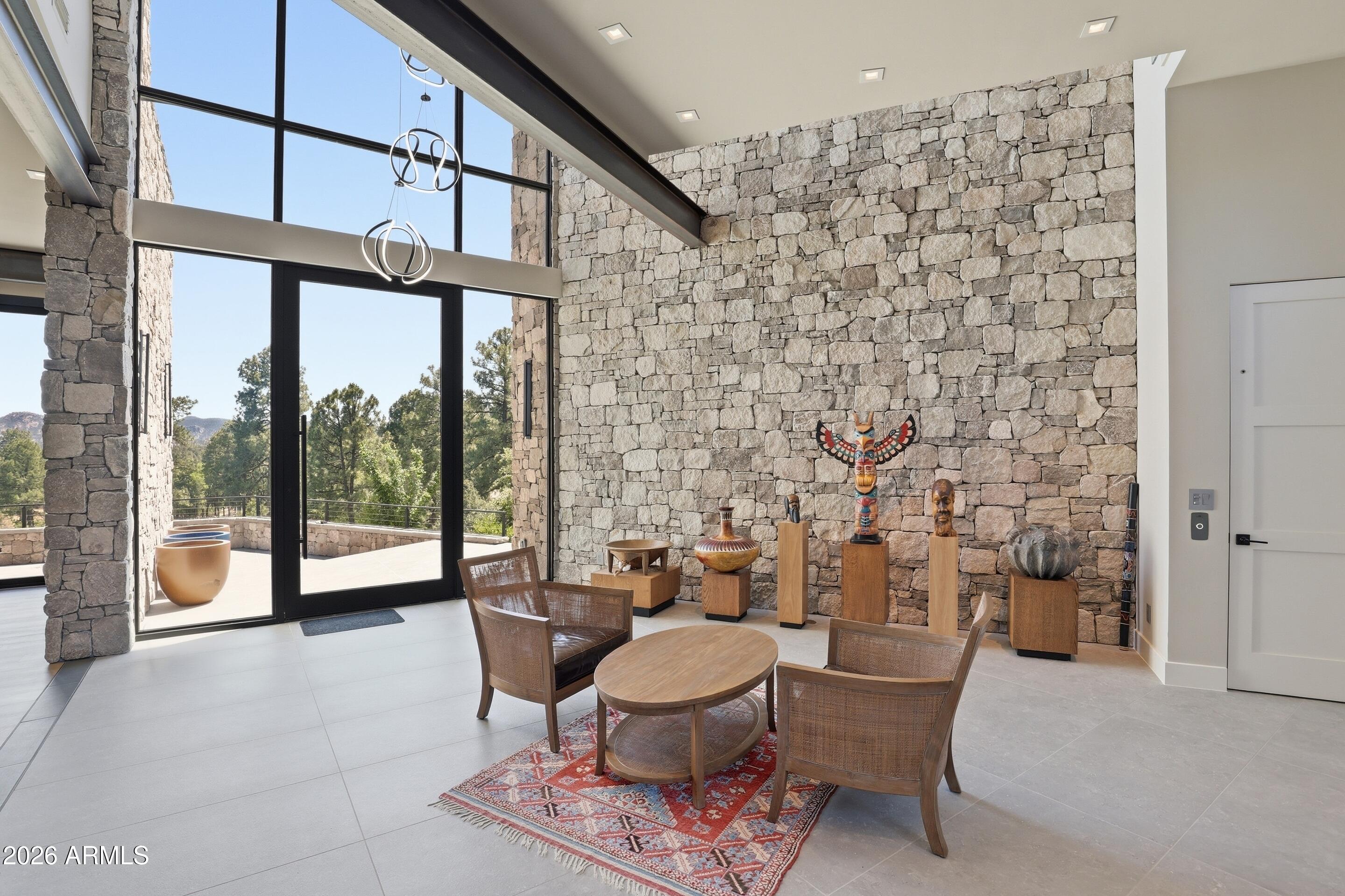 909 N INDIAN PAINTBRUSH Circle