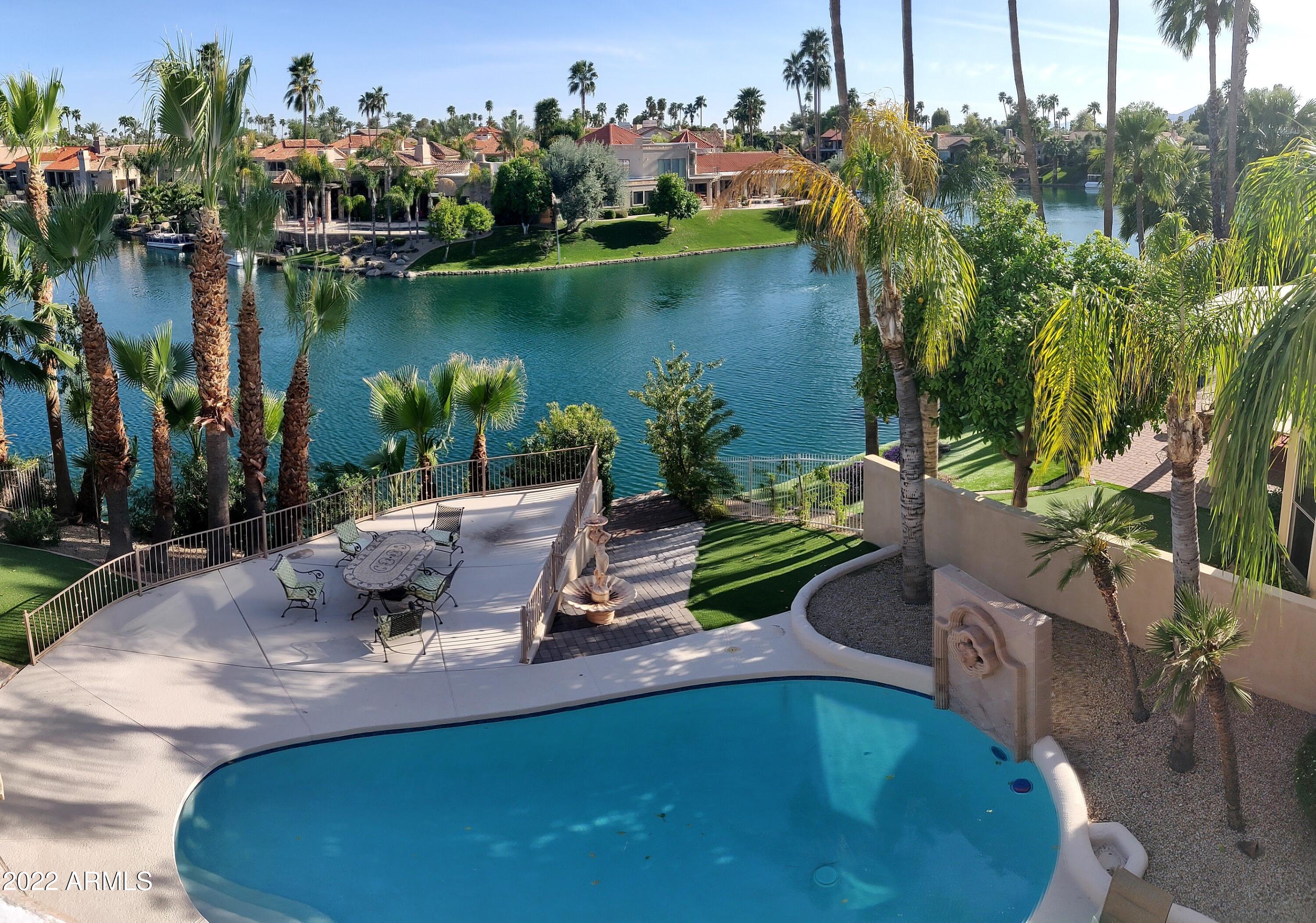 9943 E ISLAND Circle
