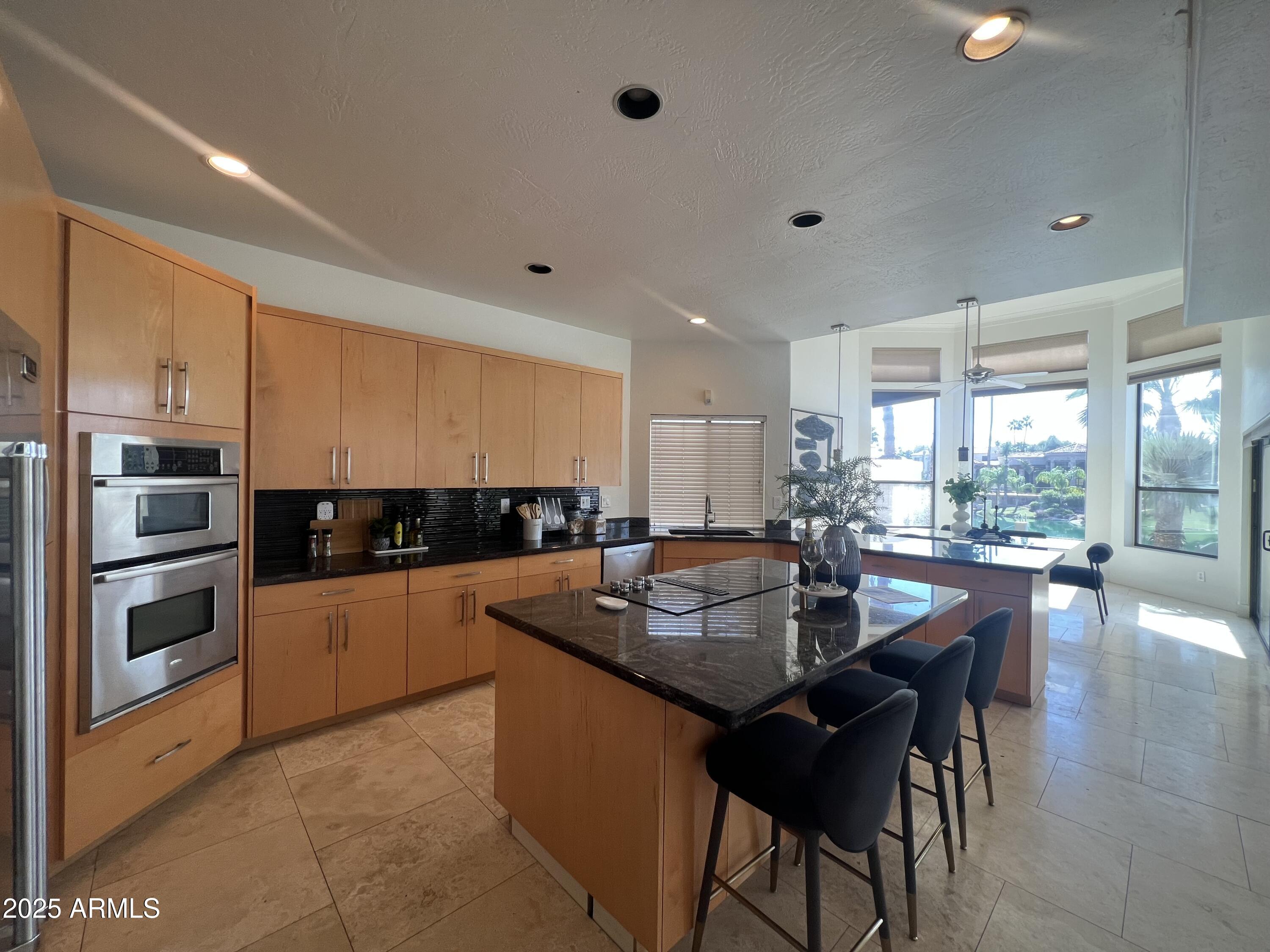 9943 E ISLAND Circle