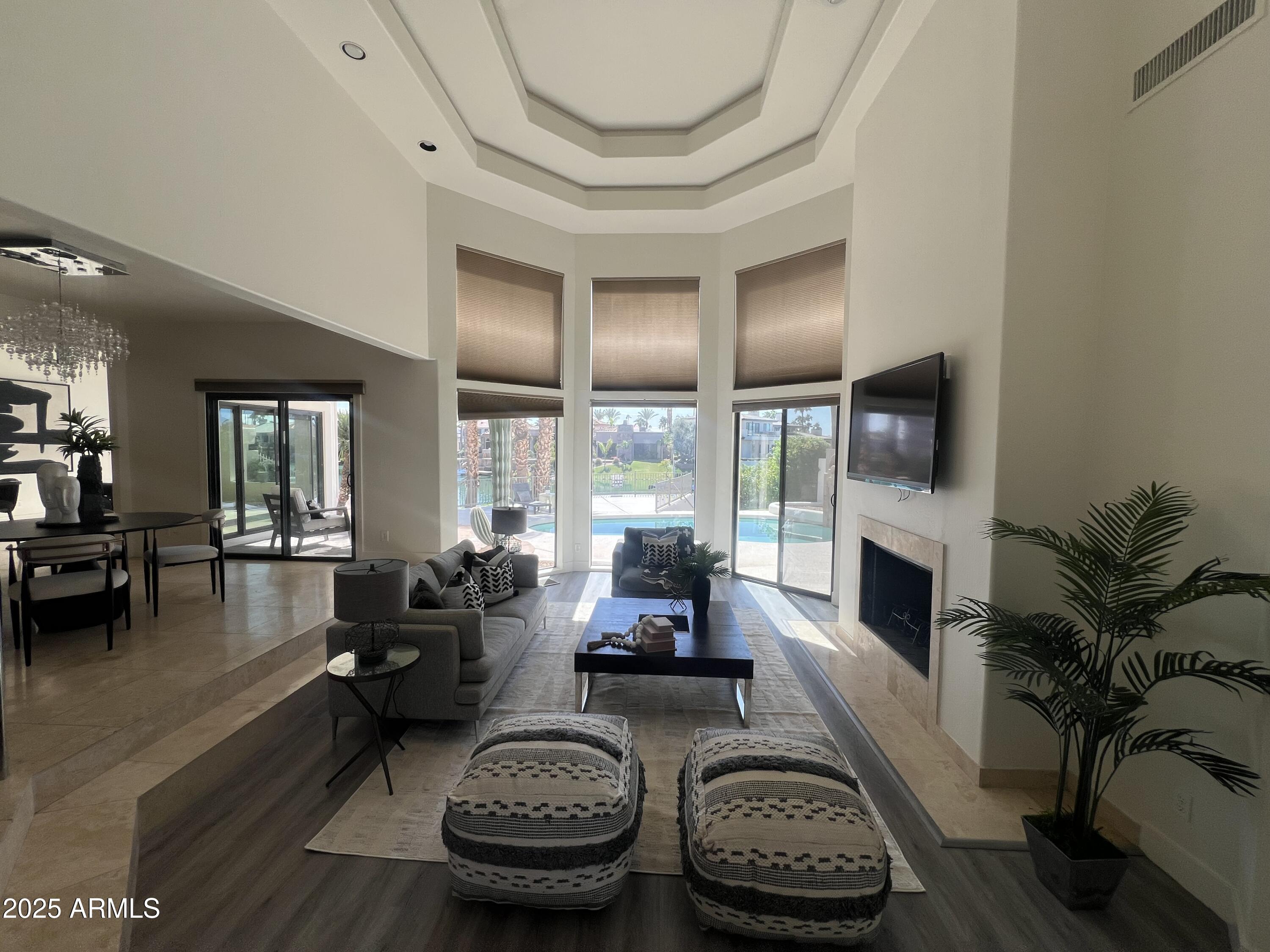 9943 E ISLAND Circle