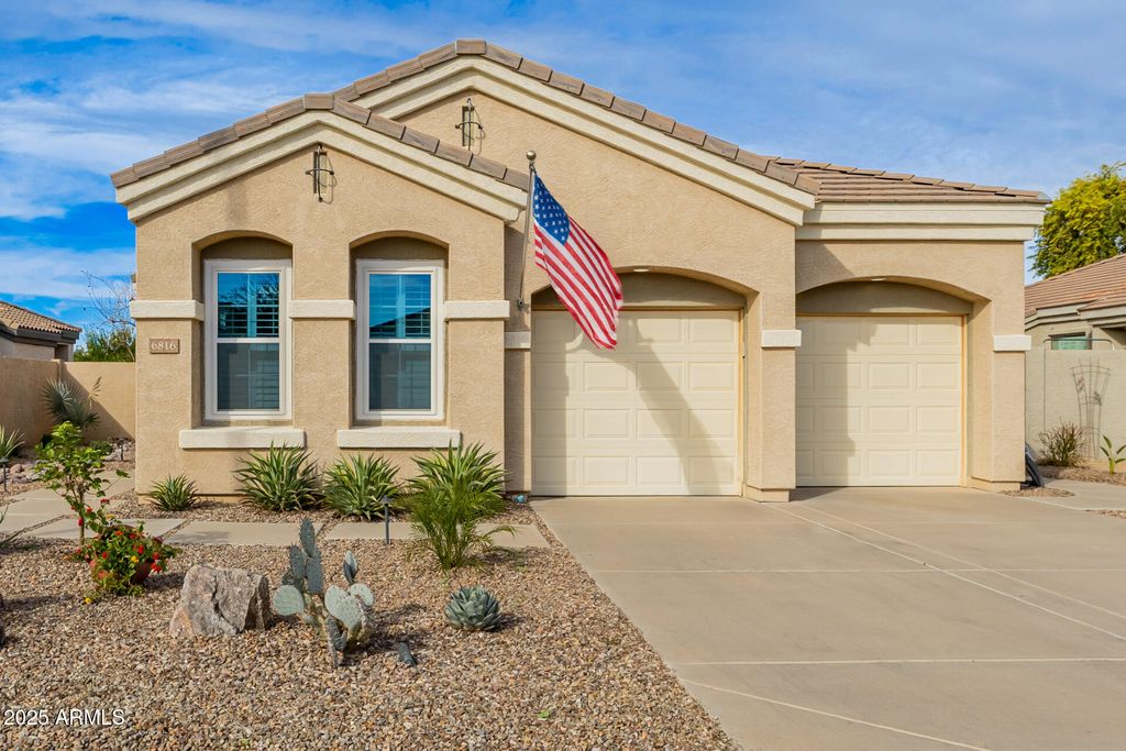 Photo of 6816 S Pinehurst Drive, Gilbert, AZ 85298 (MLS # 6961259)