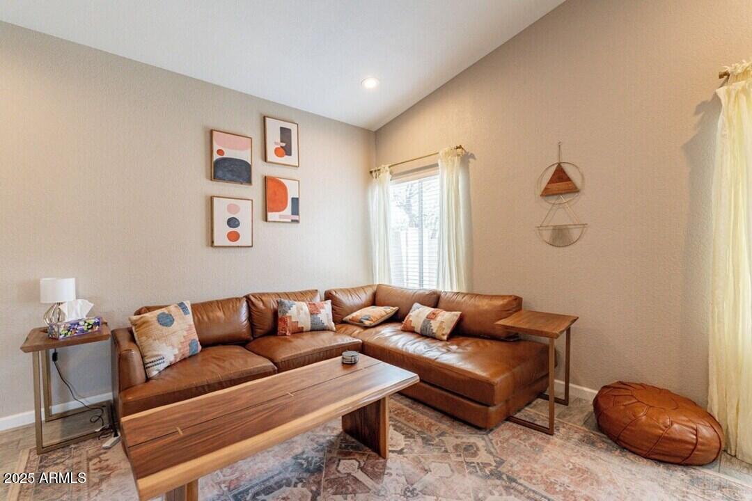 6813 E GRANDVIEW Drive