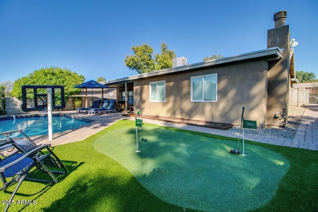 6813 E GRANDVIEW Drive