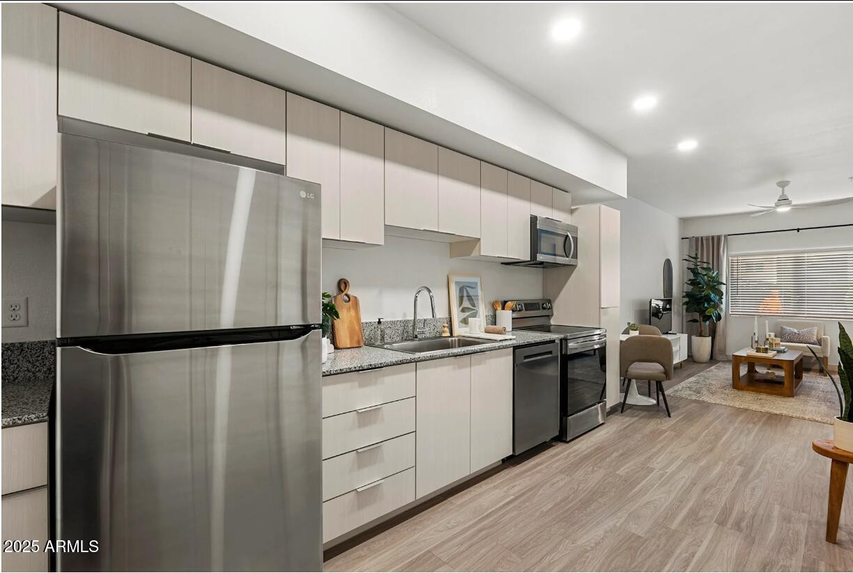 9275 N 29th Avenue 1