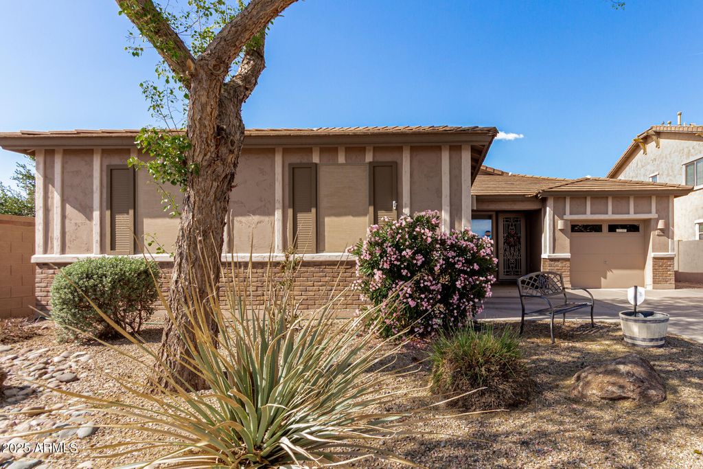 Photo of 368 W Key West Drive, Casa Grande, AZ 85122 (MLS # 6854173)