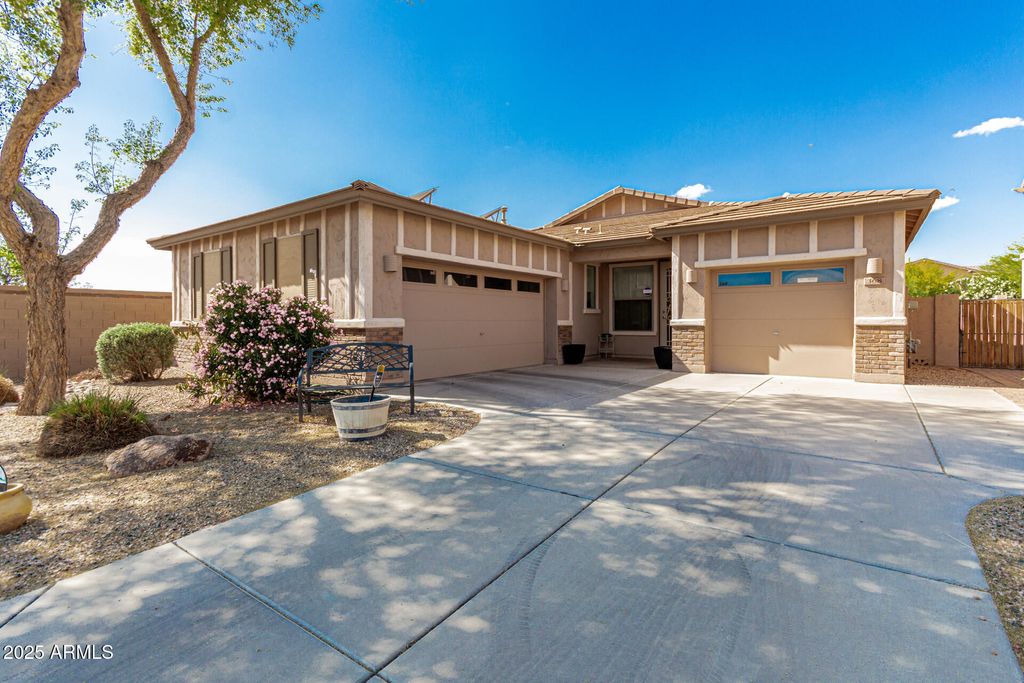 Photo of 368 W Key West Drive, Casa Grande, AZ 85122 (MLS # 6854173)