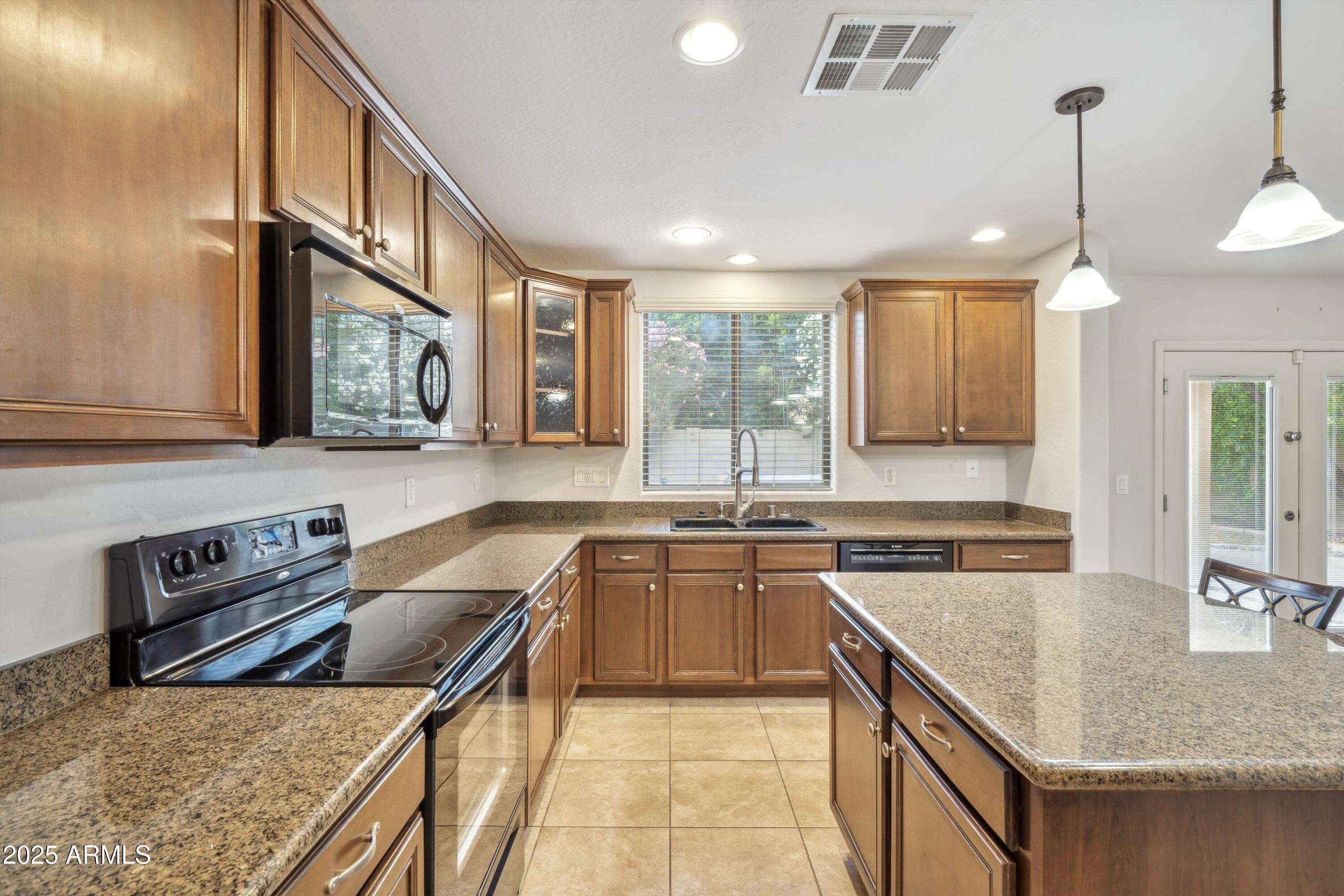 2323 W Hunter Court