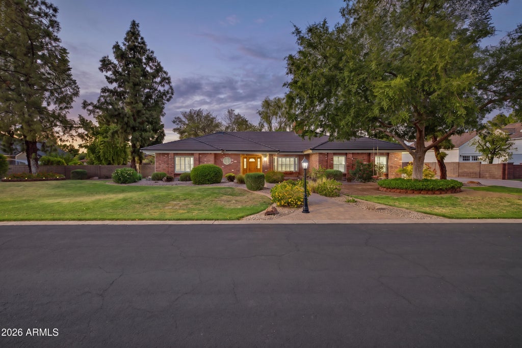 Photo of 834 E San Angelo Avenue, Gilbert, AZ 85234 (MLS # 7081465)