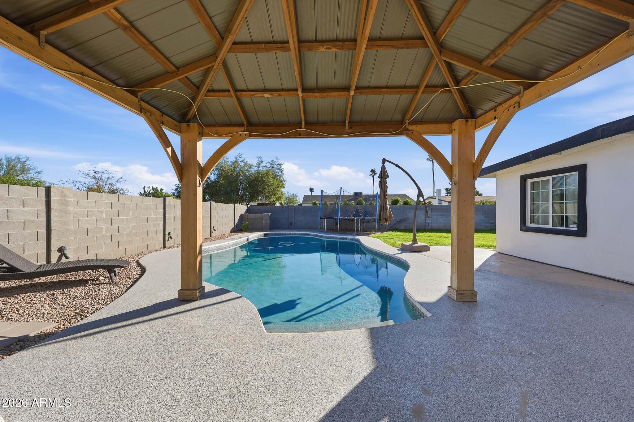 3317 E BLOOMFIELD Road