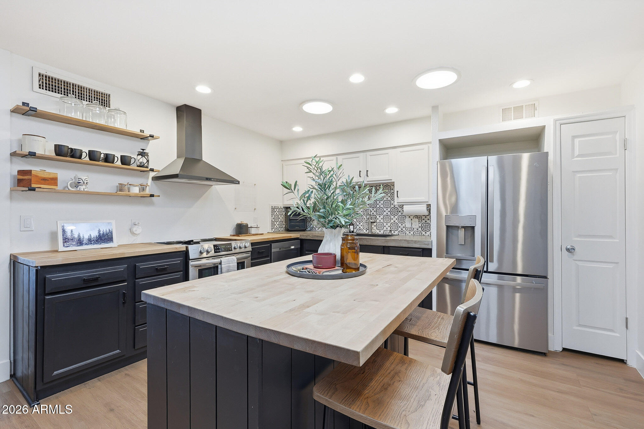 3317 E BLOOMFIELD Road