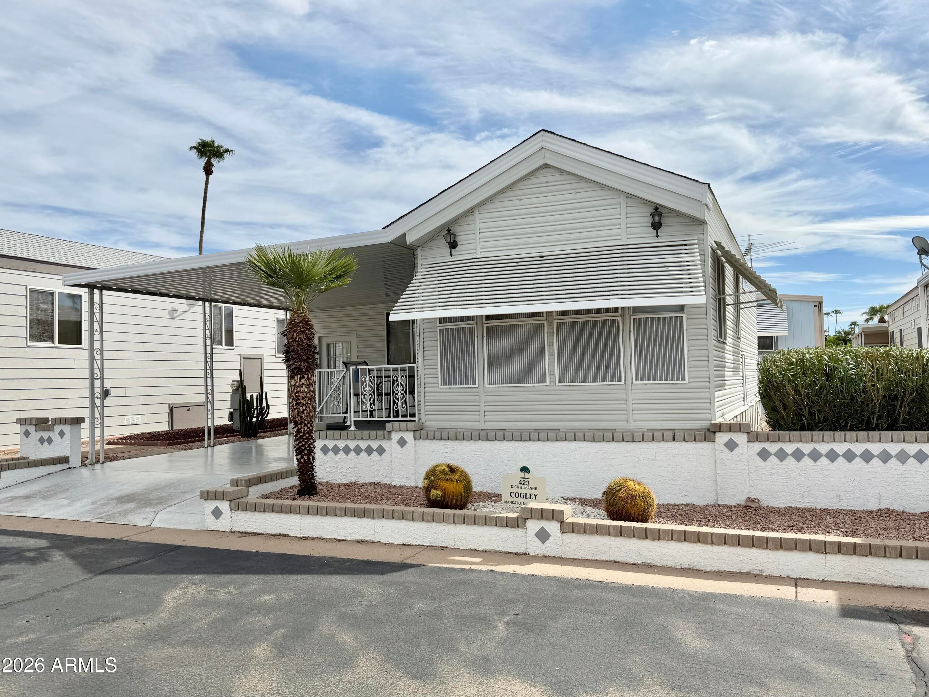 111 S GREENFIELD Road 423