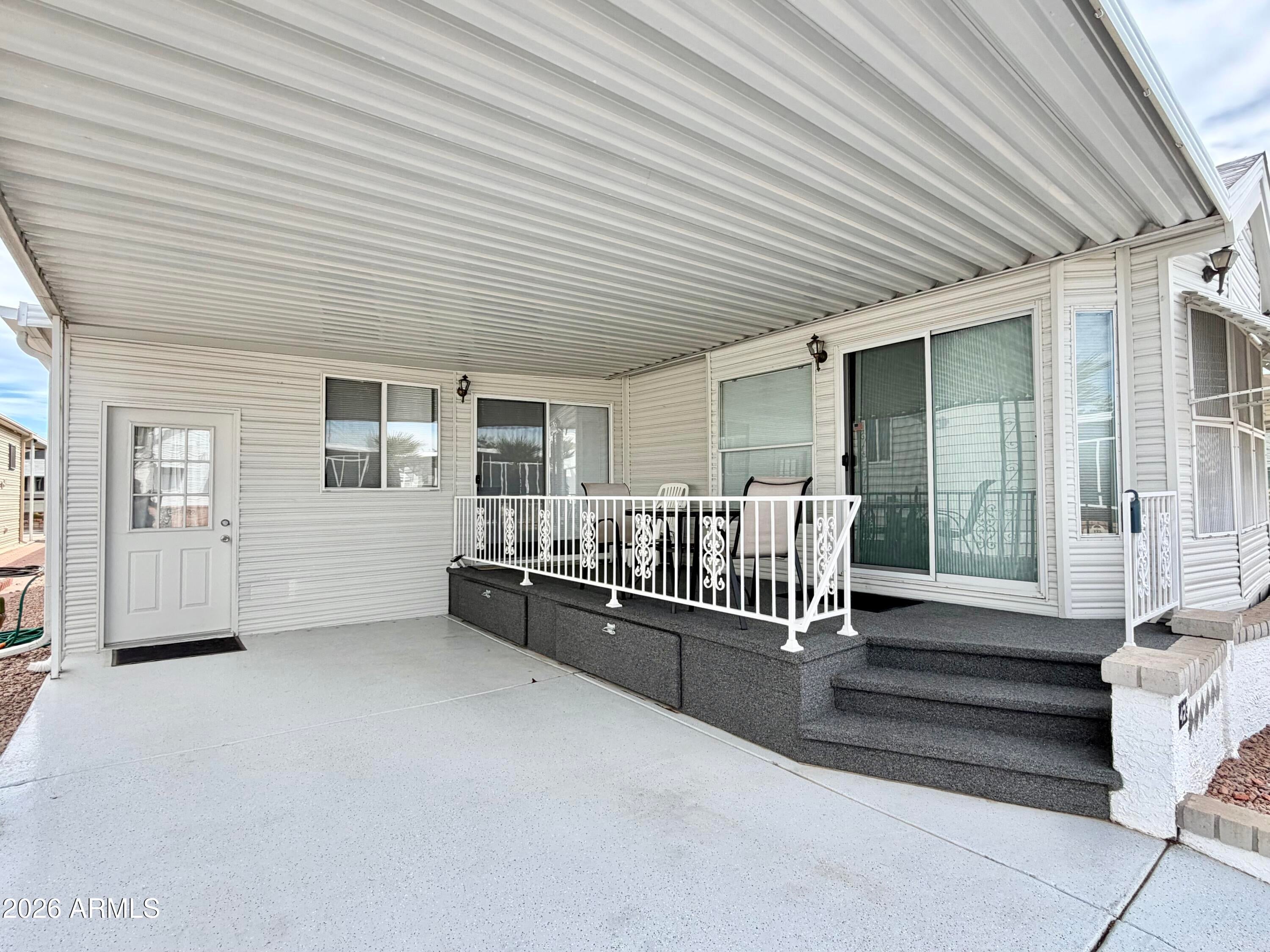 111 S GREENFIELD Road 423