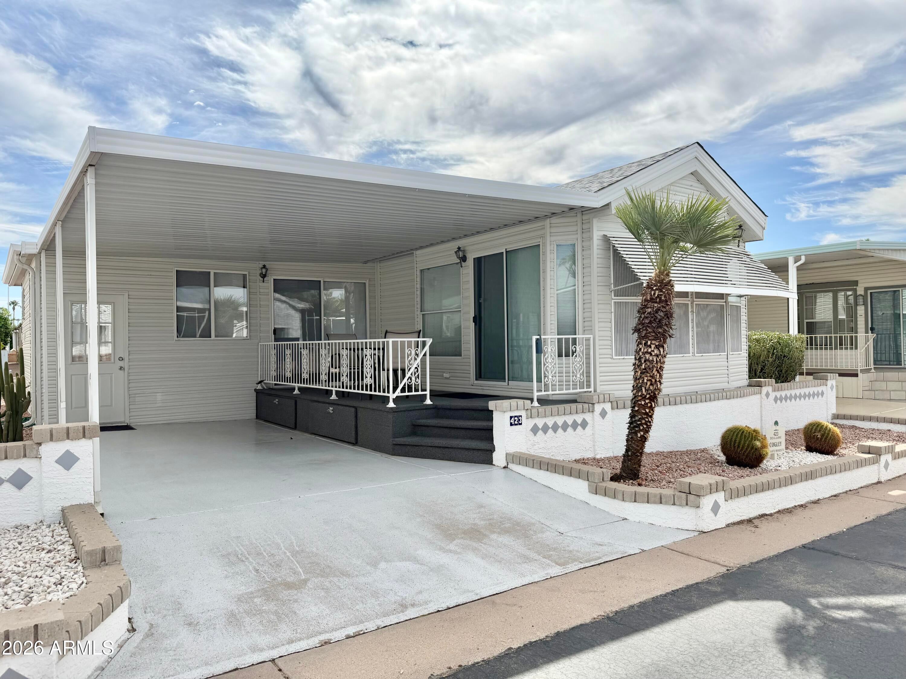 111 S GREENFIELD Road 423