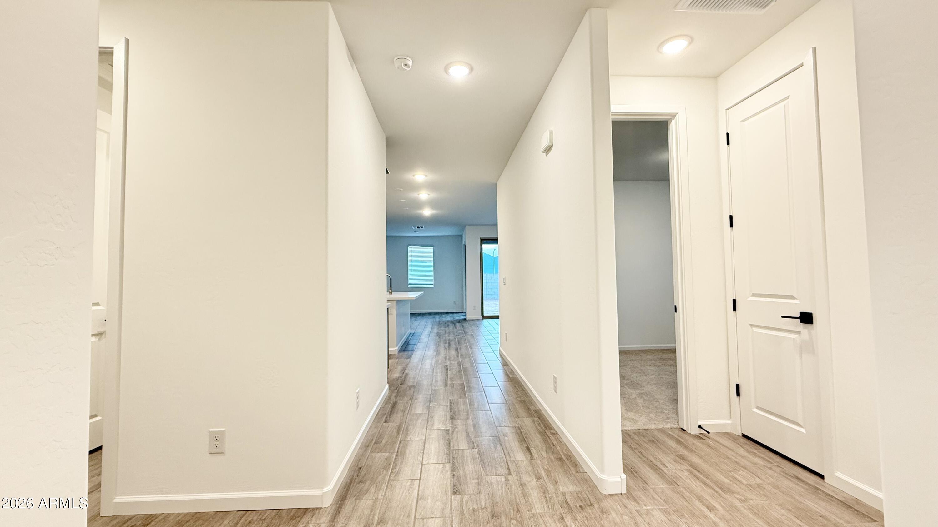 9549 W TAMARISK Avenue