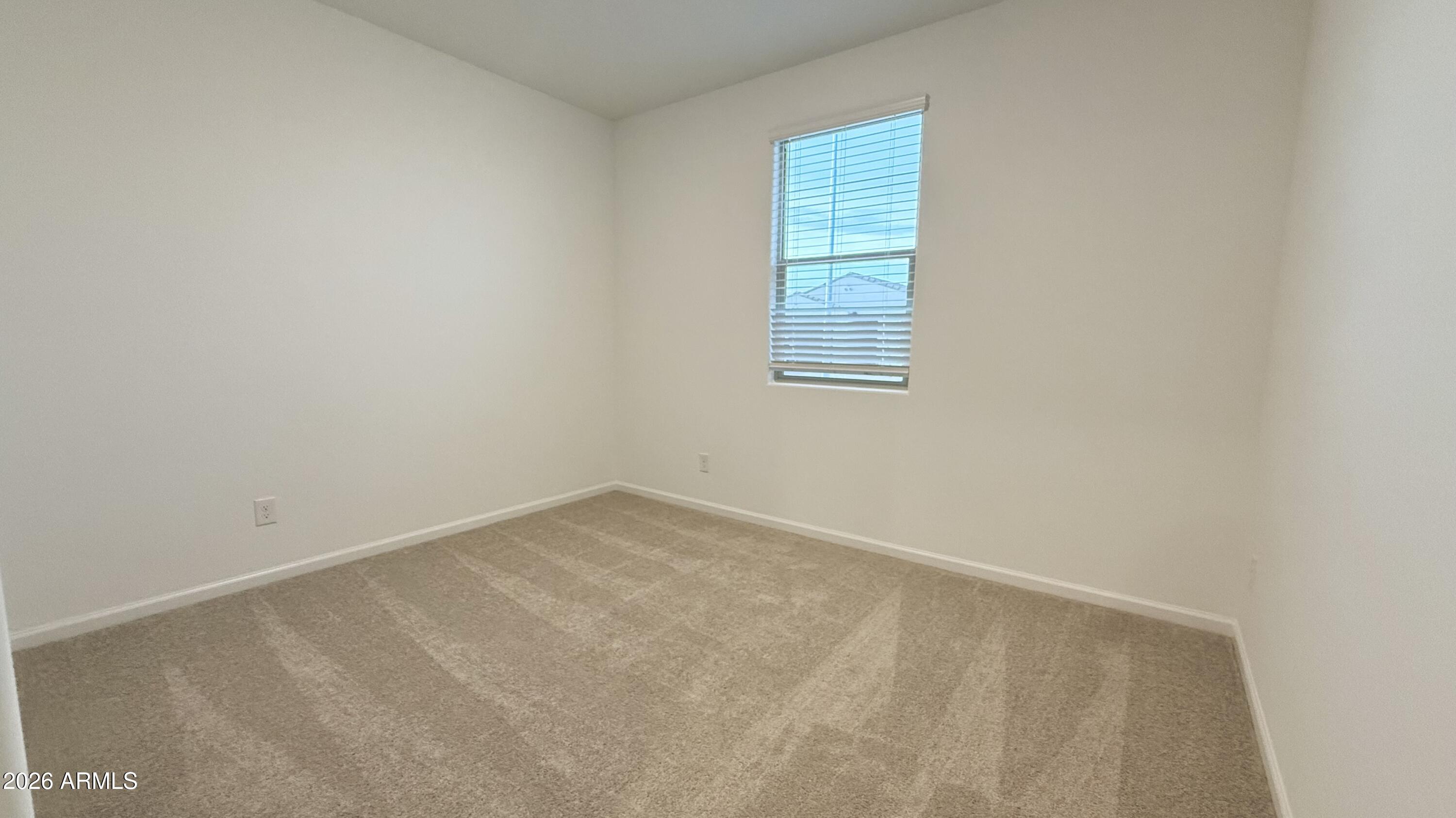 9549 W TAMARISK Avenue