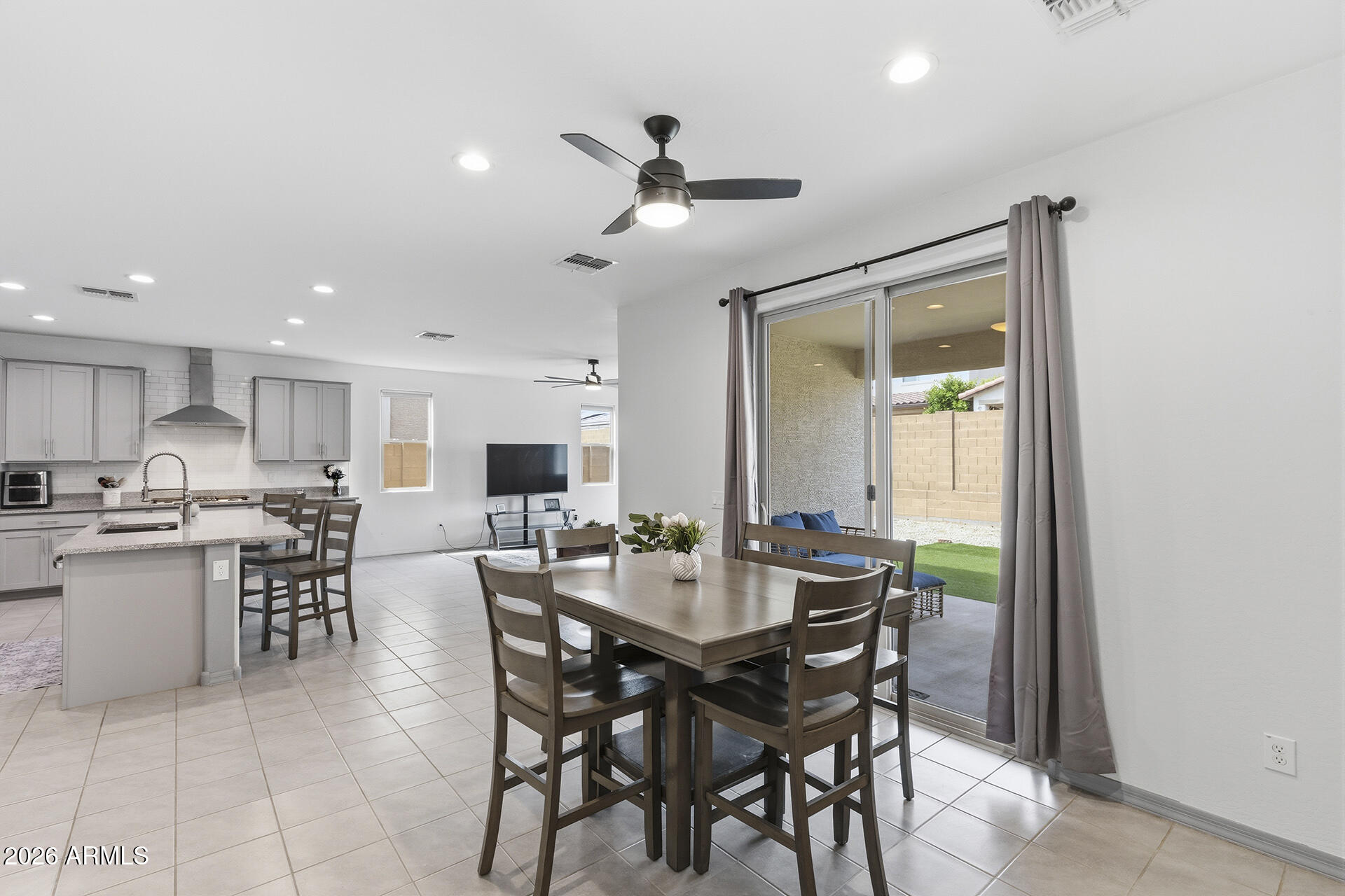 17810 W STRAIGHT ARROW Lane