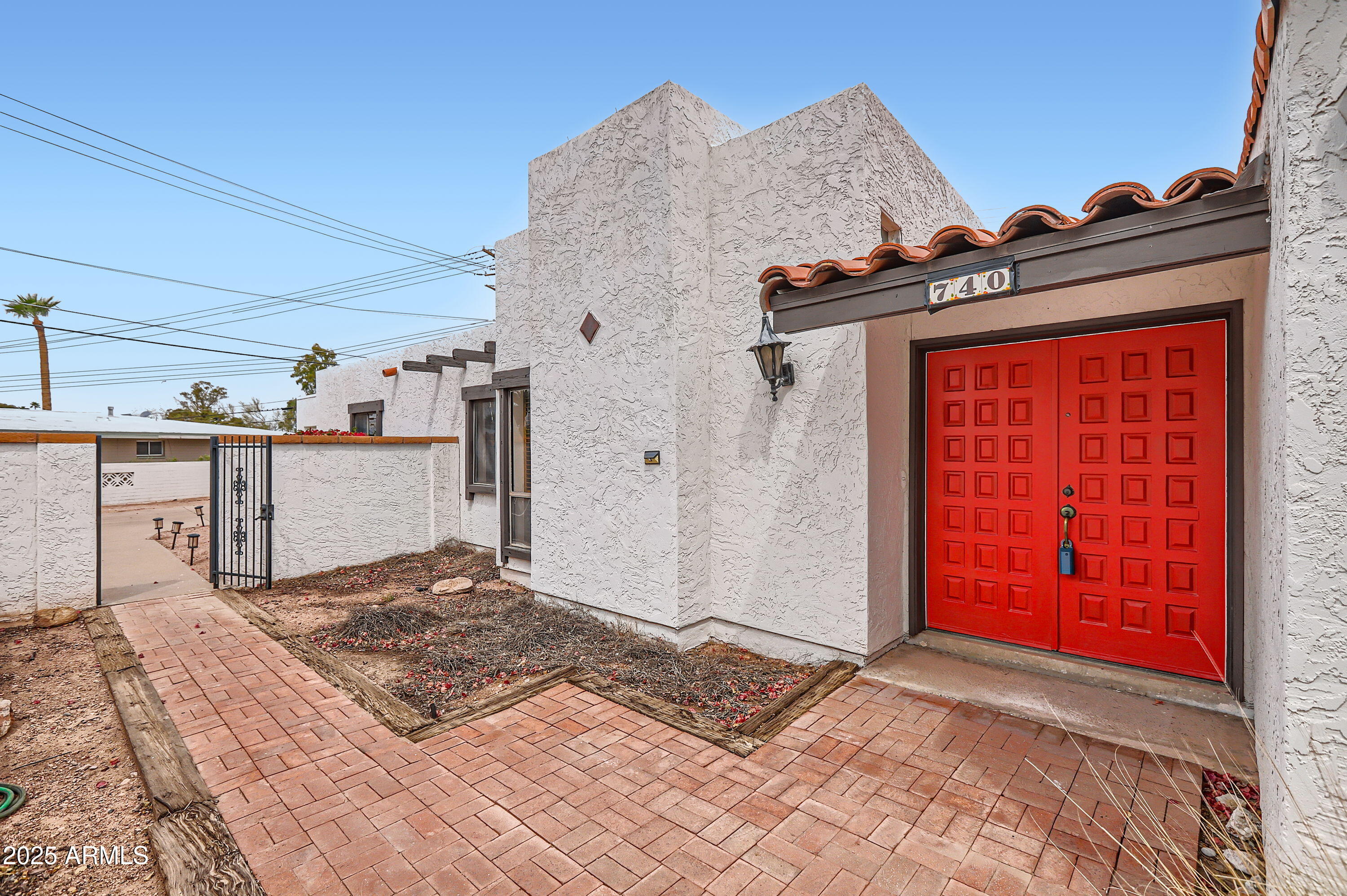 740 W MOUNTAIN VIEW Drive