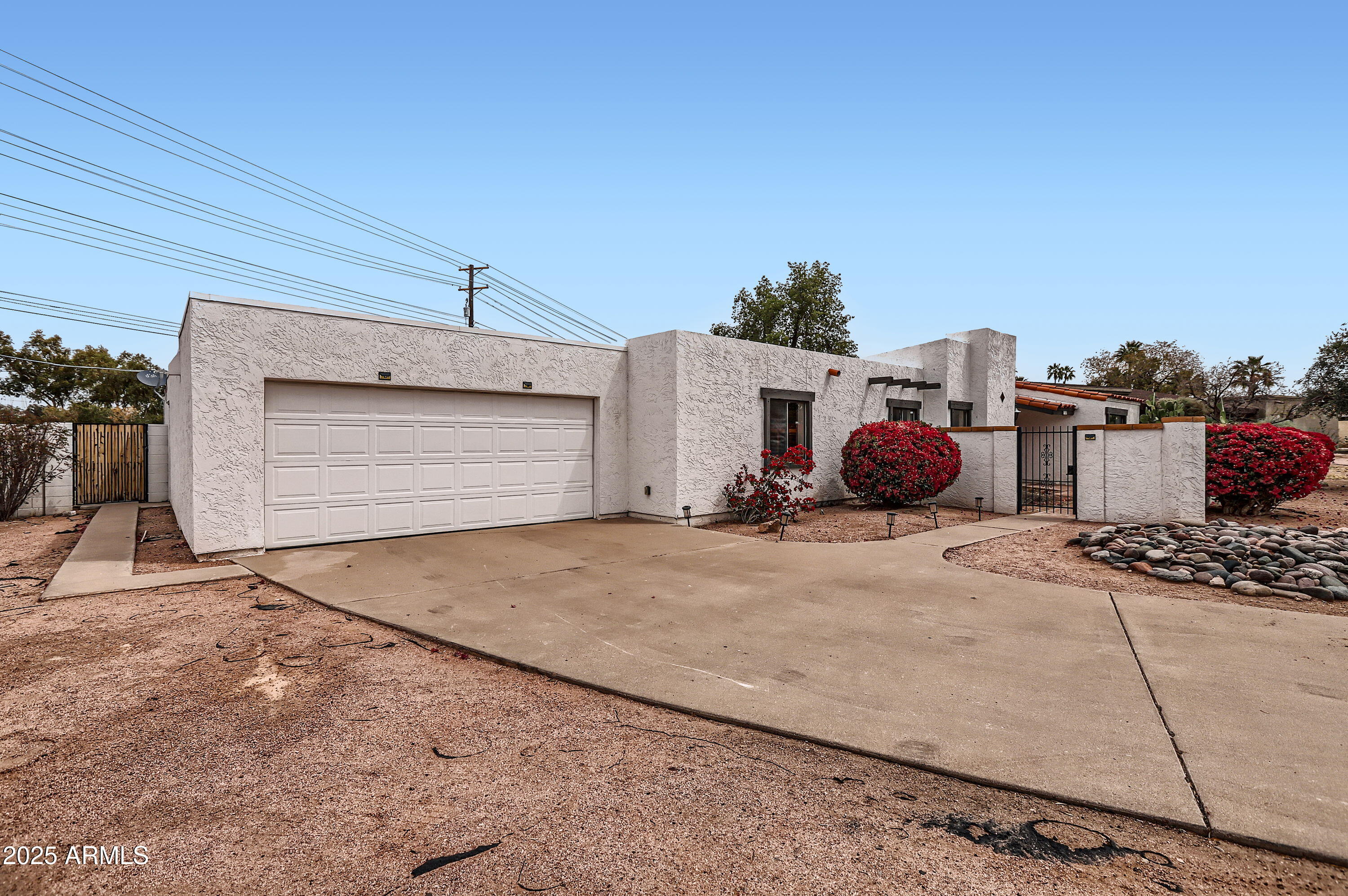 740 W MOUNTAIN VIEW Drive