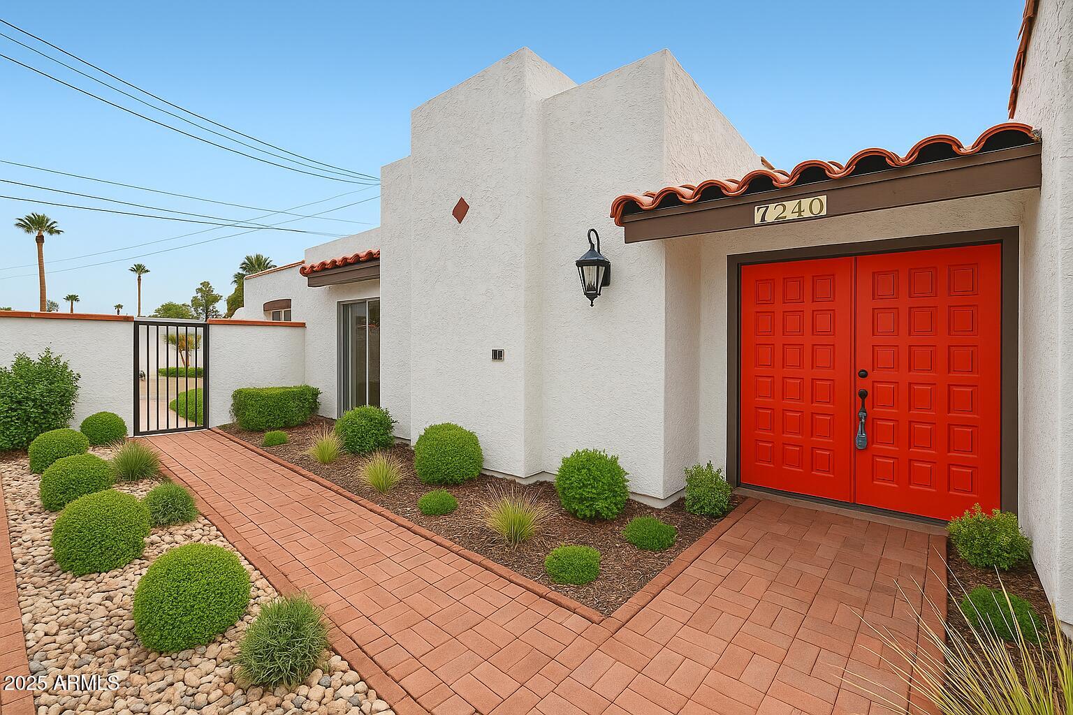 740 W MOUNTAIN VIEW Drive