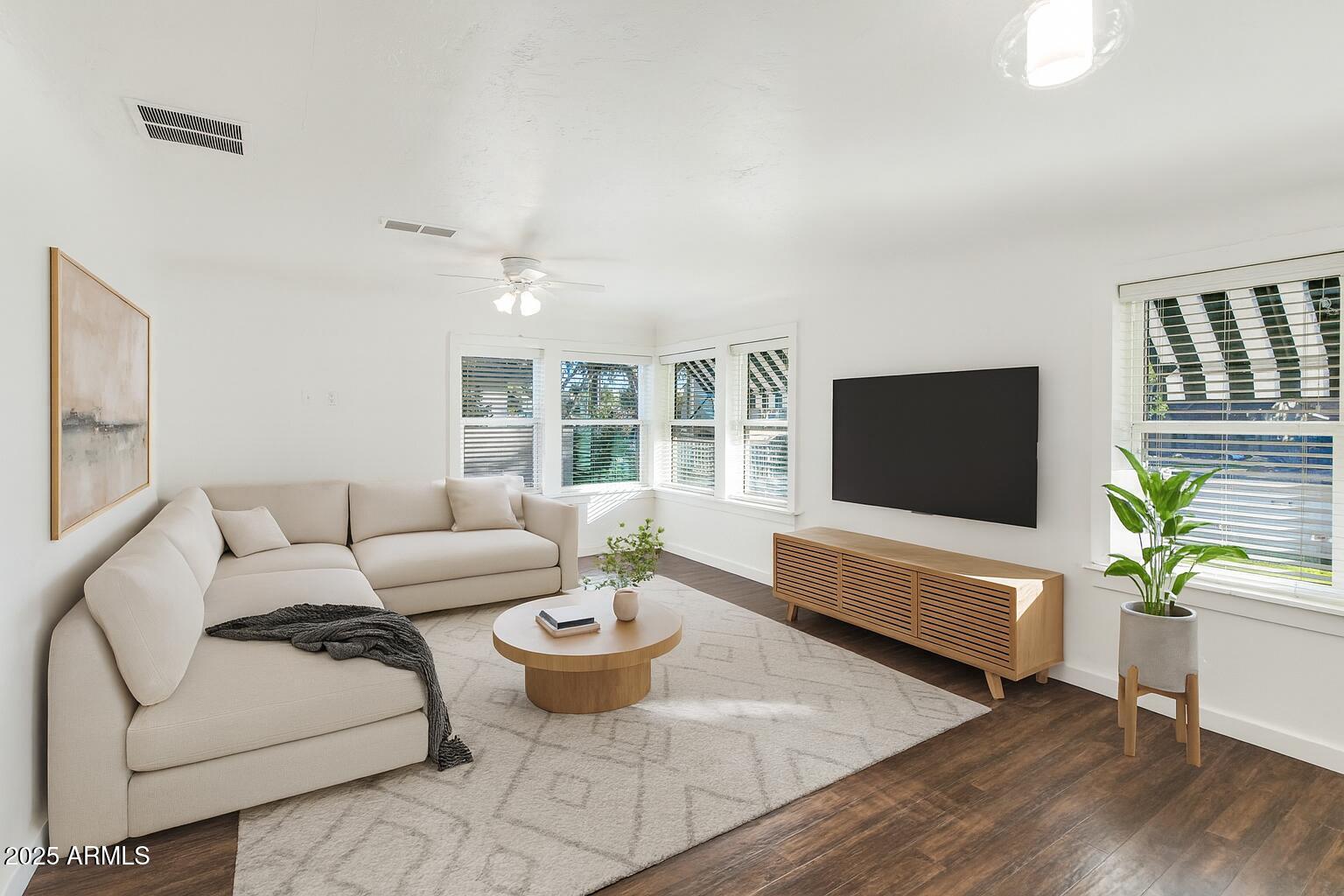 488 N WASHINGTON Street