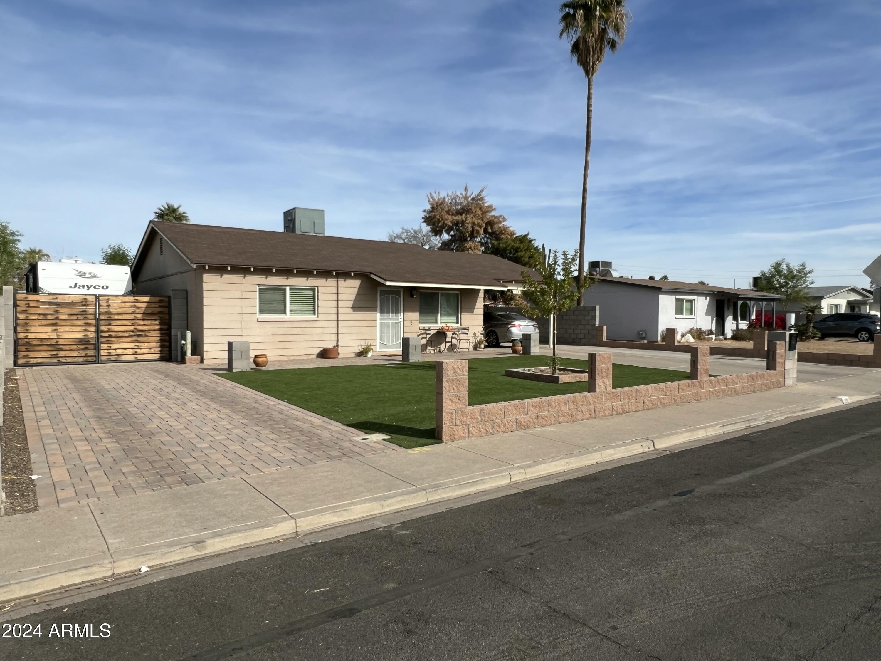 538 E Glade Avenue