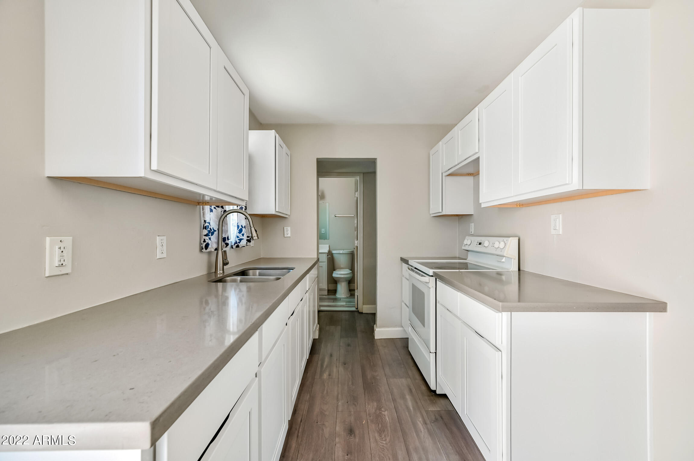 2142 E Taylor Street 7