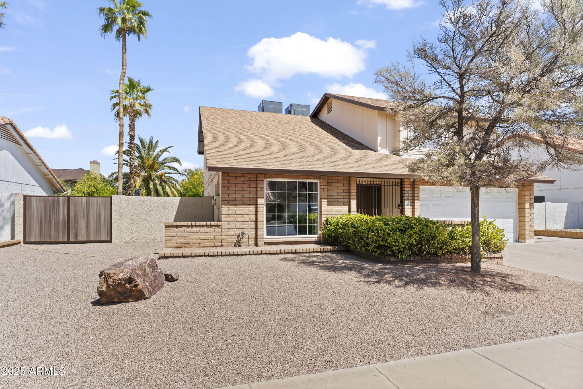 2619 S Los Altos --