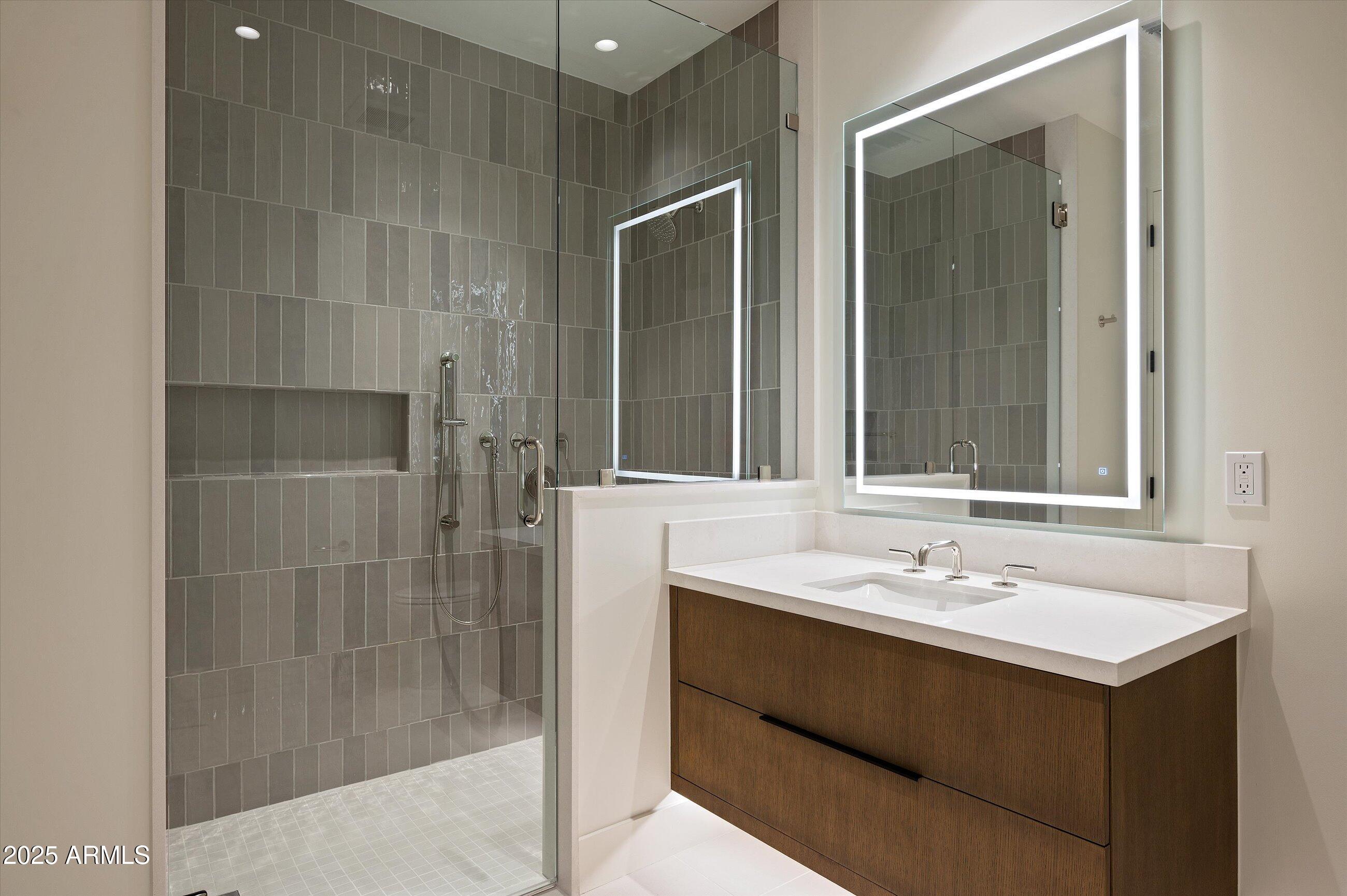 Ascent at the Phoenician Mountainside Condominiums - Residential