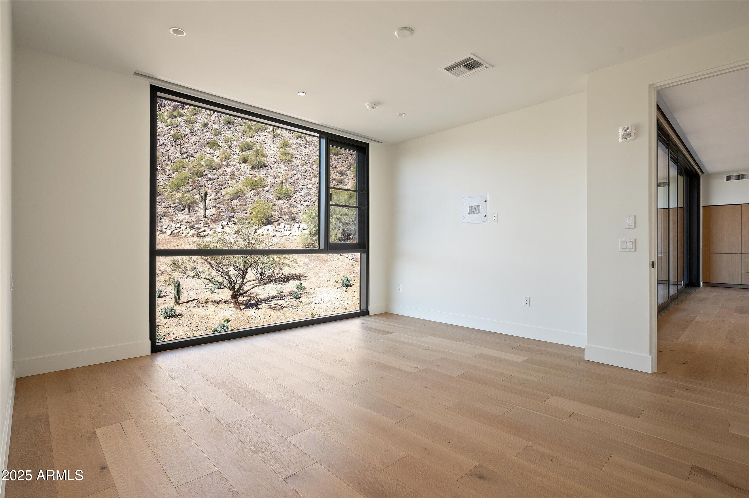 Ascent at the Phoenician Mountainside Condominiums - Residential