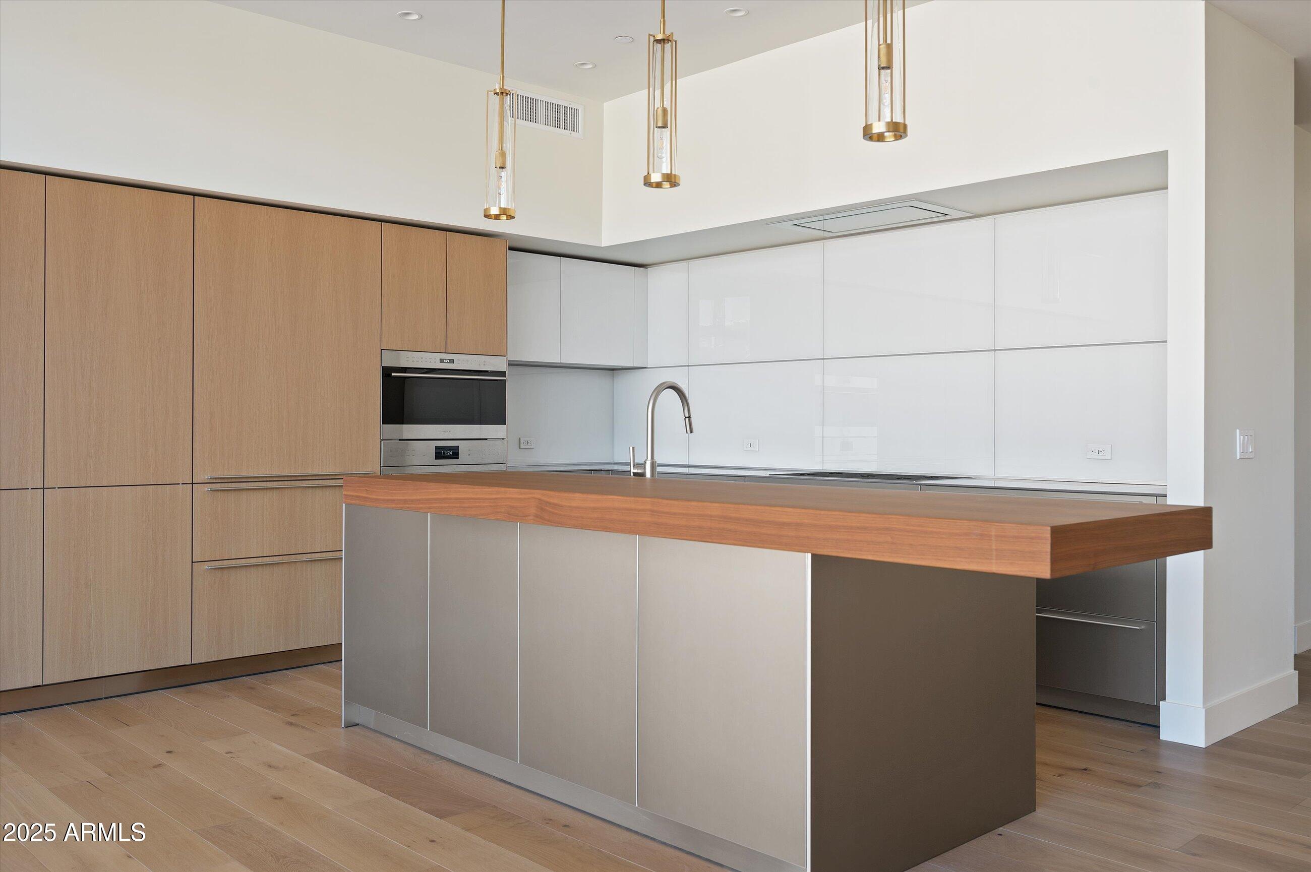 Ascent at the Phoenician Mountainside Condominiums - Residential