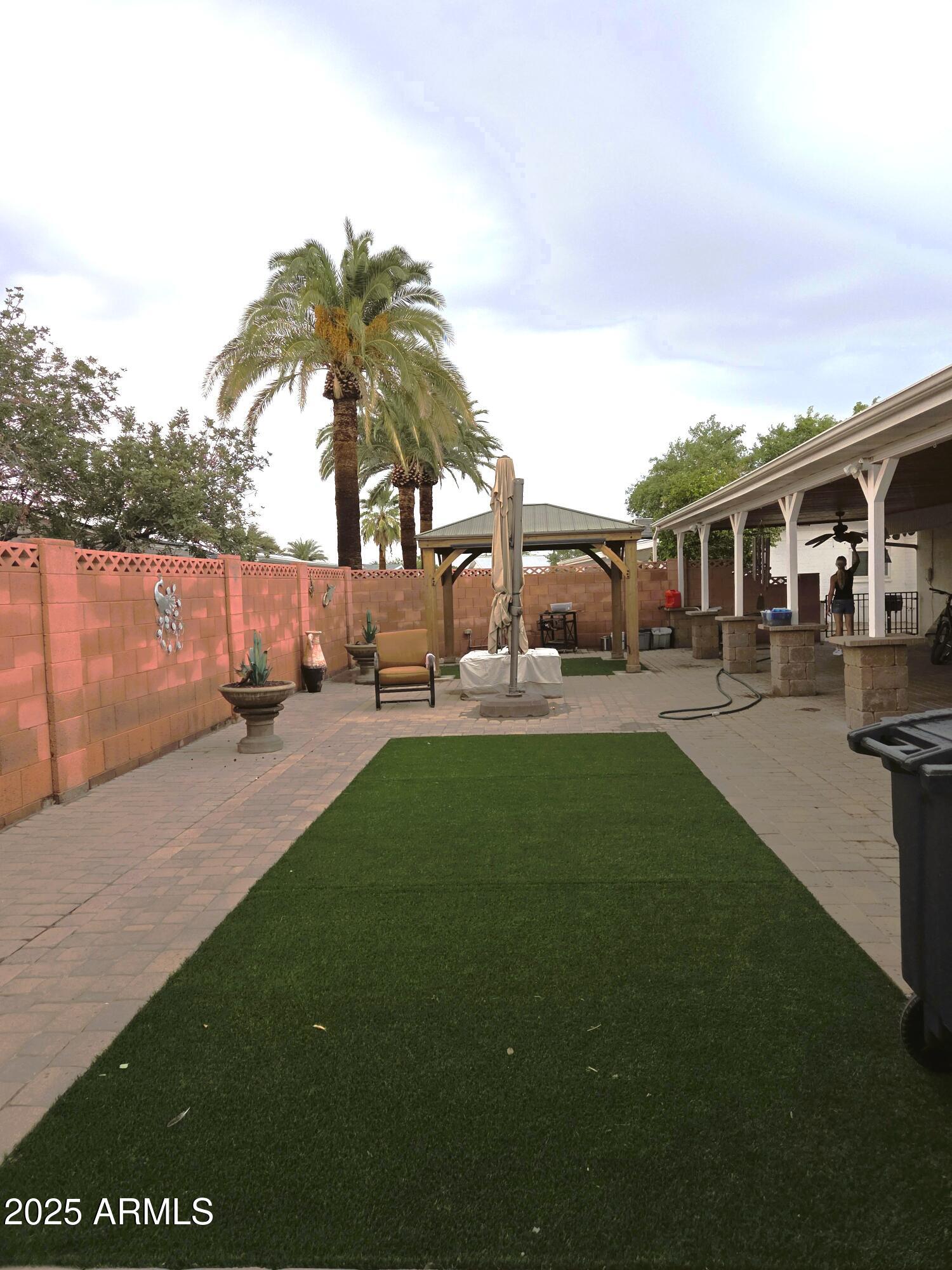 10010 W DEANNE Drive