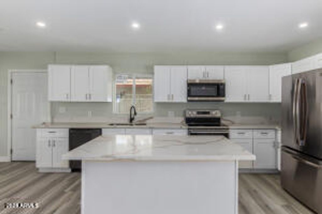 Photo of 2215 N 21st Street, Phoenix, AZ 85006 (MLS # 6933842)